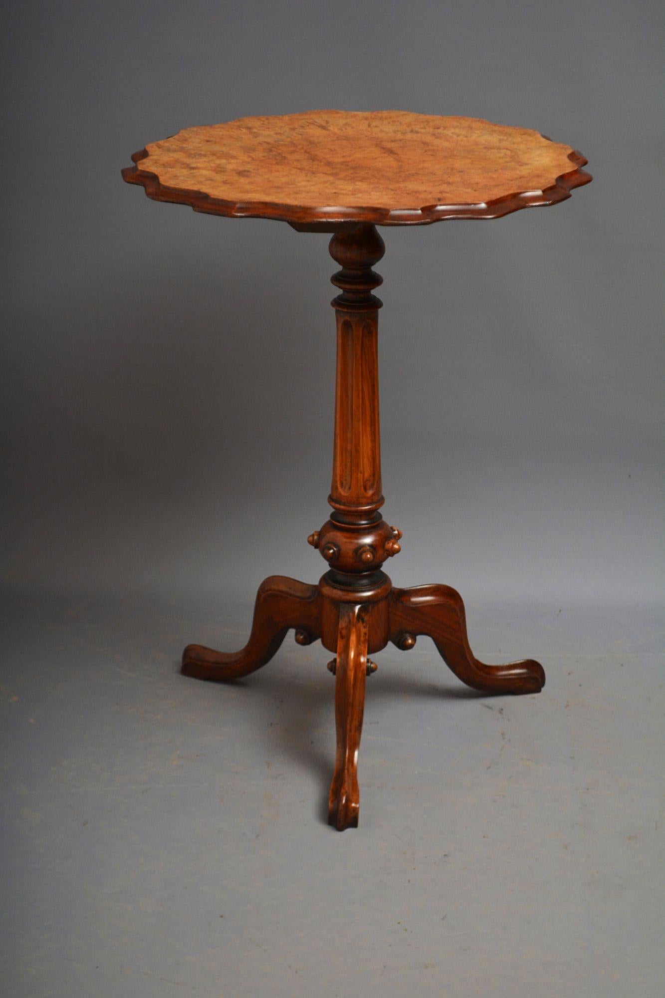 Sn5654 Attractive English pedestal table in walnut with burr walnut pie crust top. Raised on fluted and tapered column terminating in three carved cabriole legs. This antique occasional table retains its original finish which has been revived and