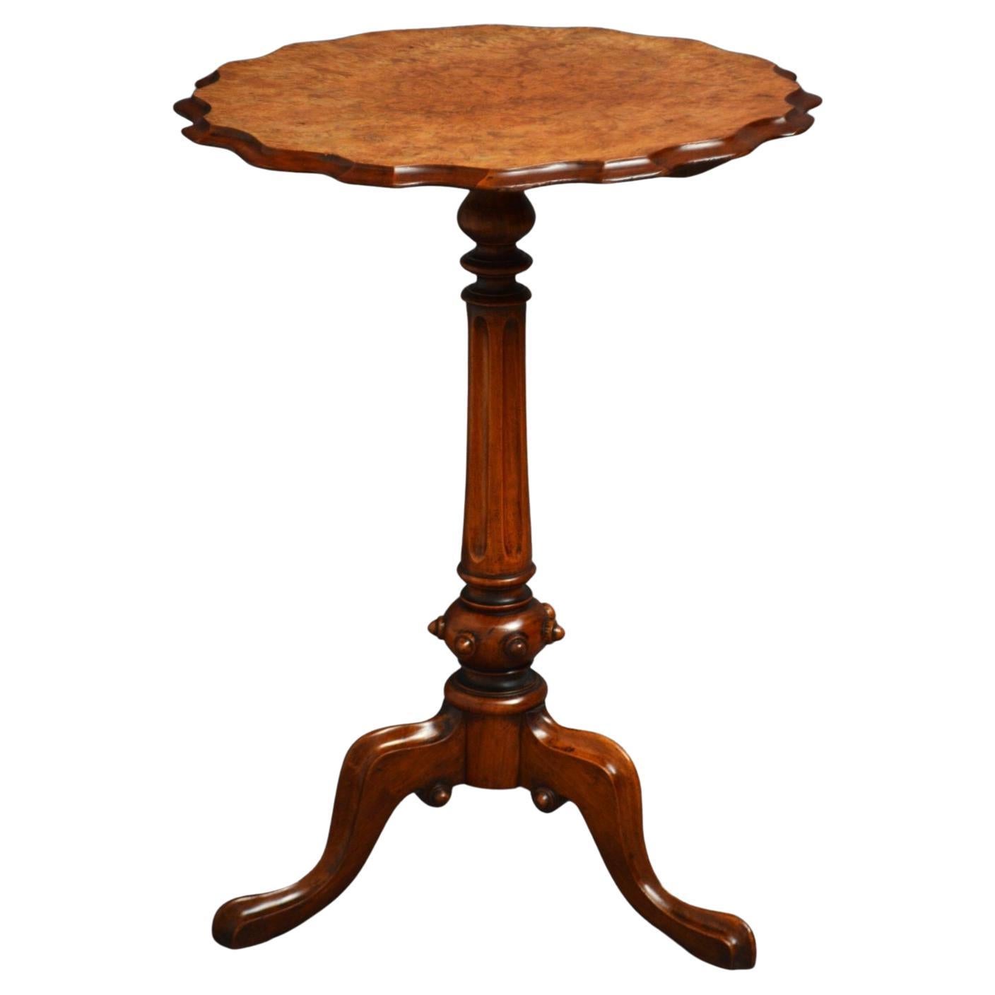 Mesa auxiliar victoriana de pedestal de nogal Mesa auxiliar de columna