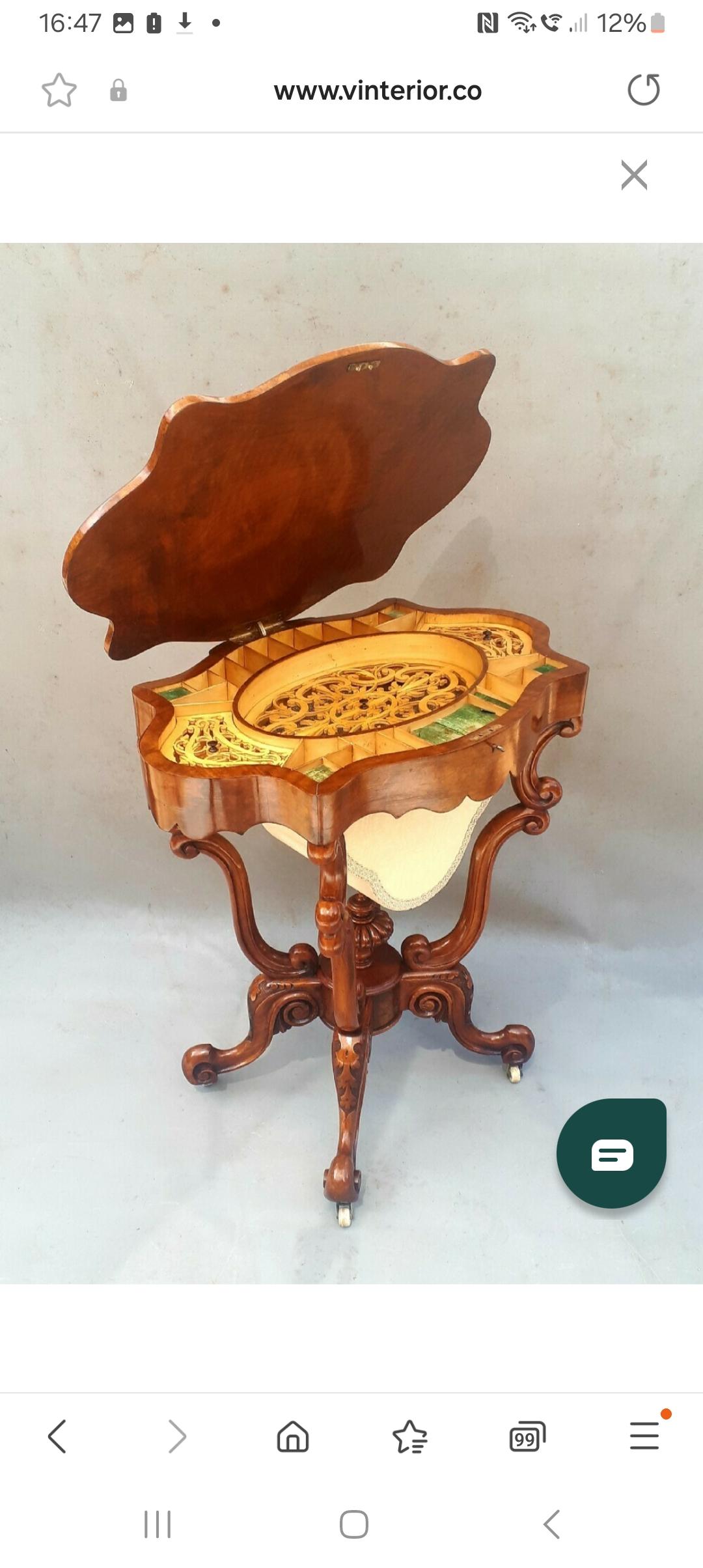 Britannique Table à couture victorienne en noyer en vente