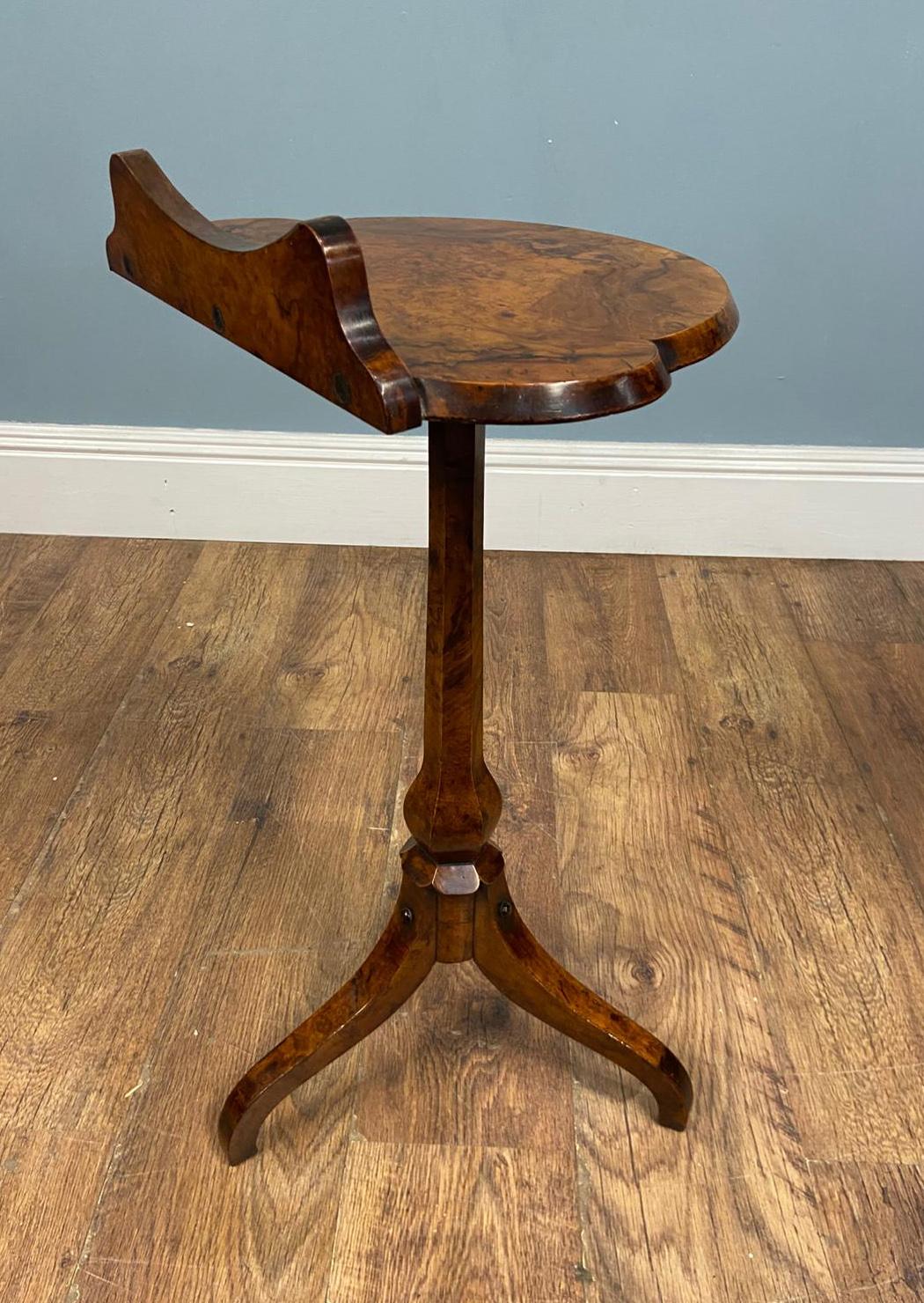 Victorian Walnut Side Table Tripod Wine Tables 1880 In Good Condition For Sale In Potters Bar, GB