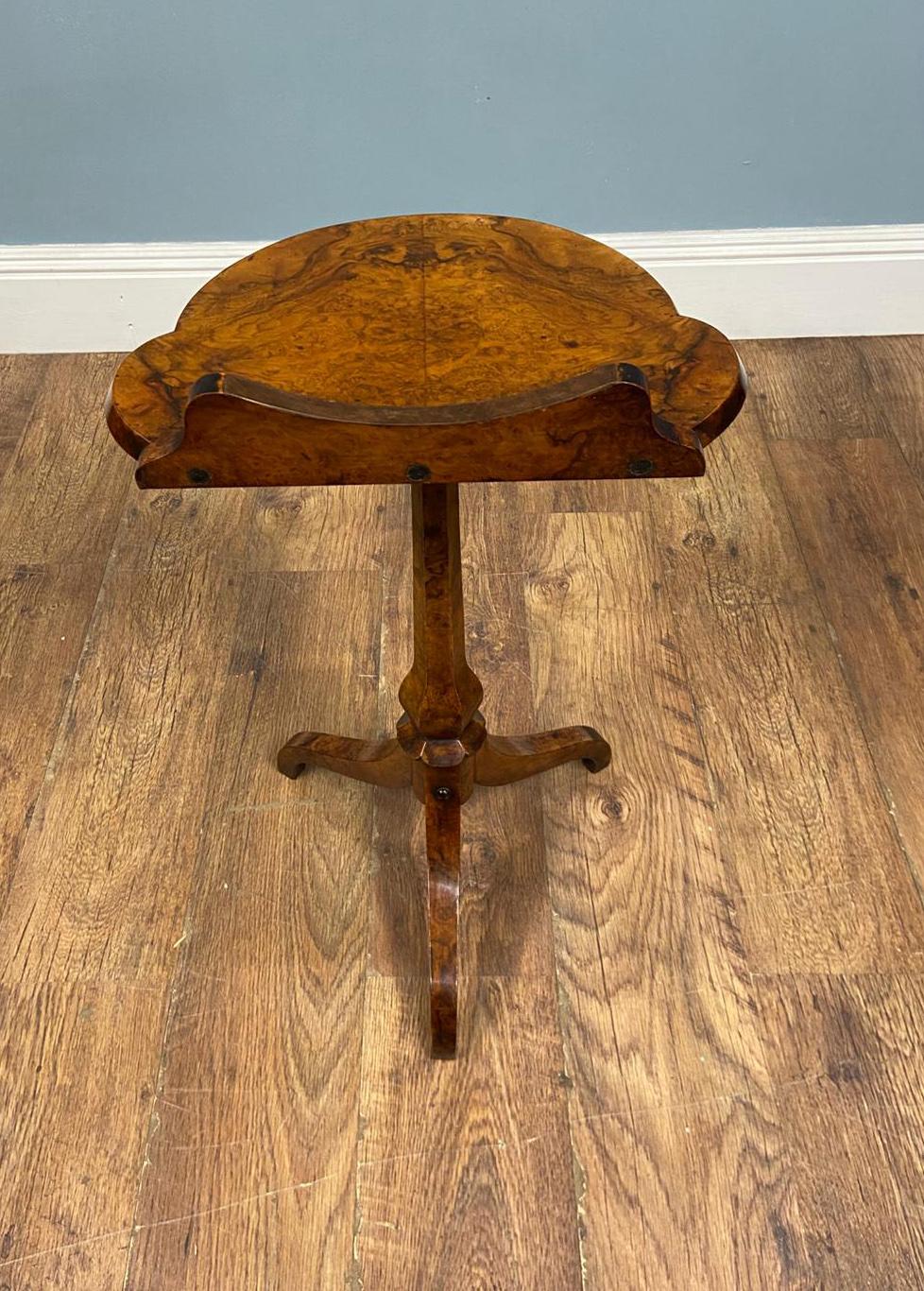 Late 19th Century Victorian Walnut Side Table Tripod Wine Tables 1880 For Sale