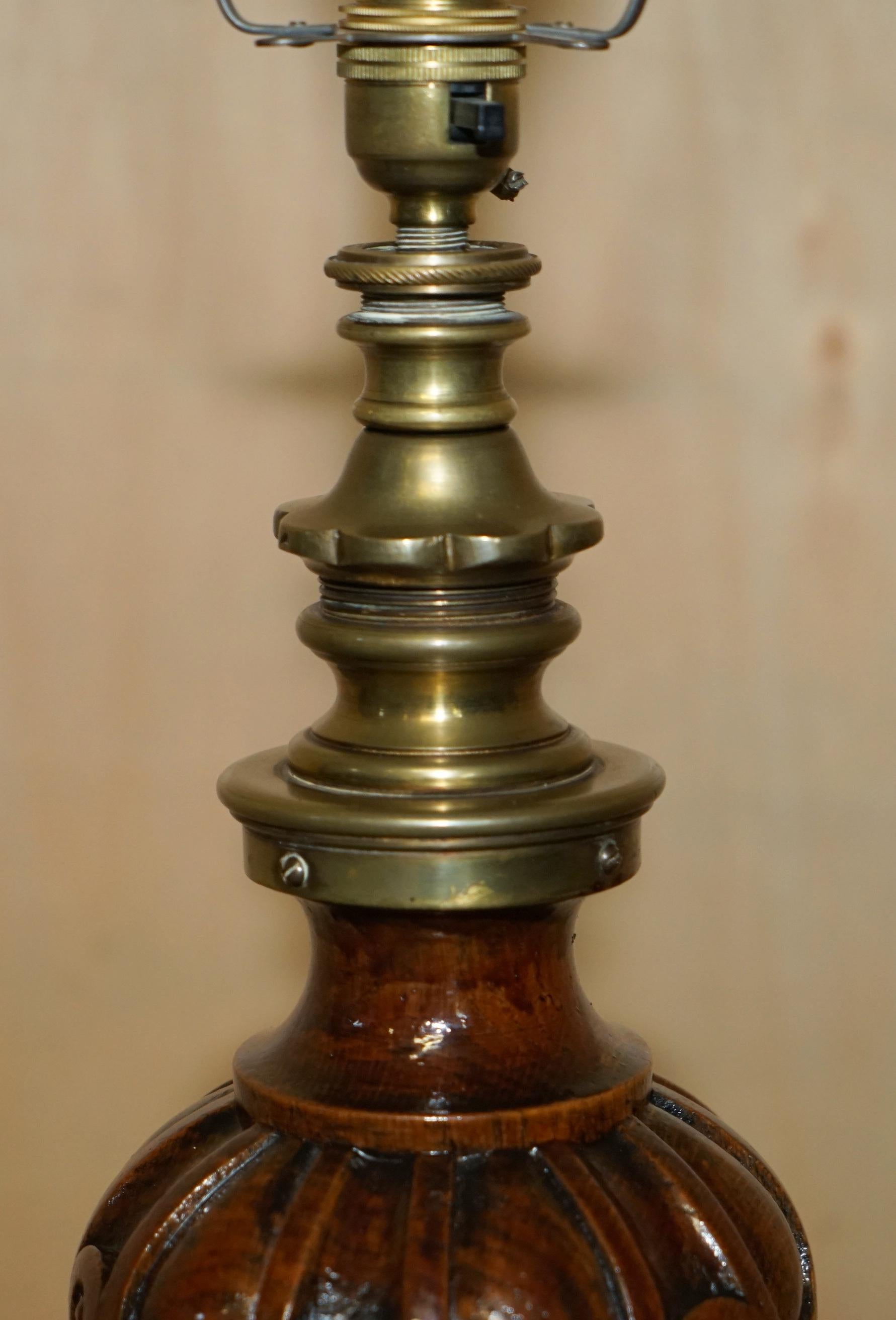 ViCtorian WALNUT, grand lampadaire à baldaire grand format, hautement ajustable en vente 2