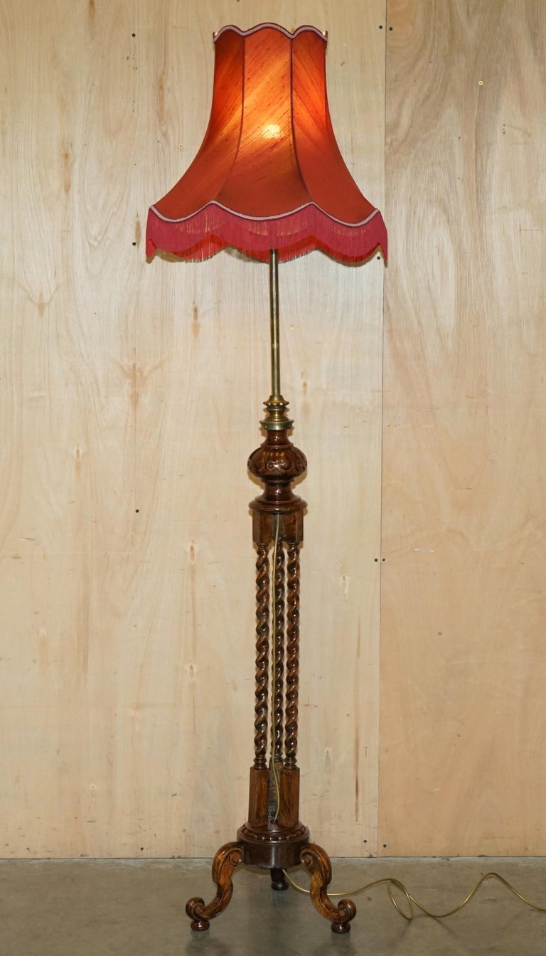 ViCTORIAN WALNUT THREE PILLAR LARGE FLOOR STANDING LAMP