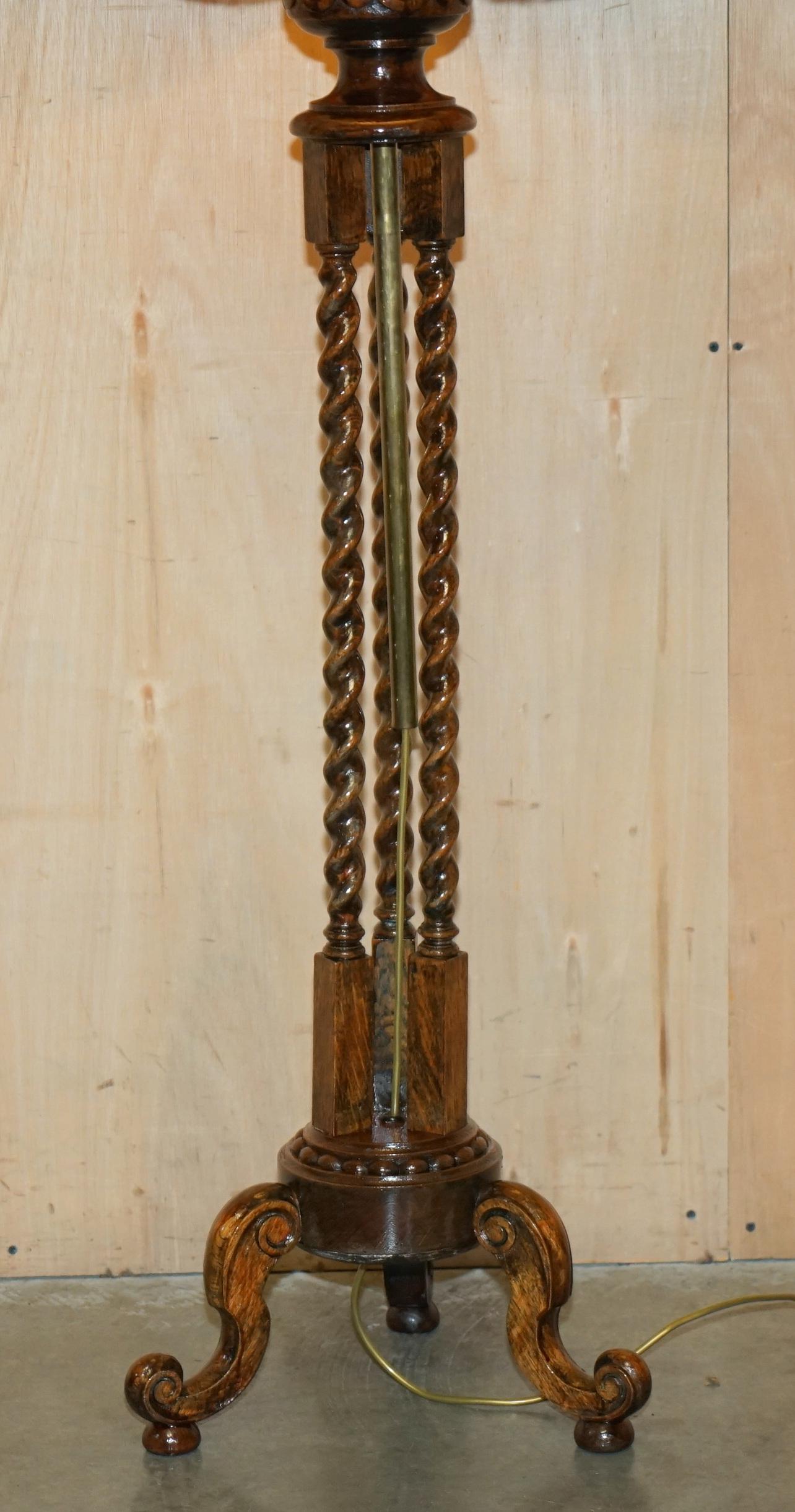 Victorian ViCTORIAN WALNUT THREE PILLAR LARGE FLOOR STANDING LAMP THAT'S HEIGHT ADJUSTABLE For Sale