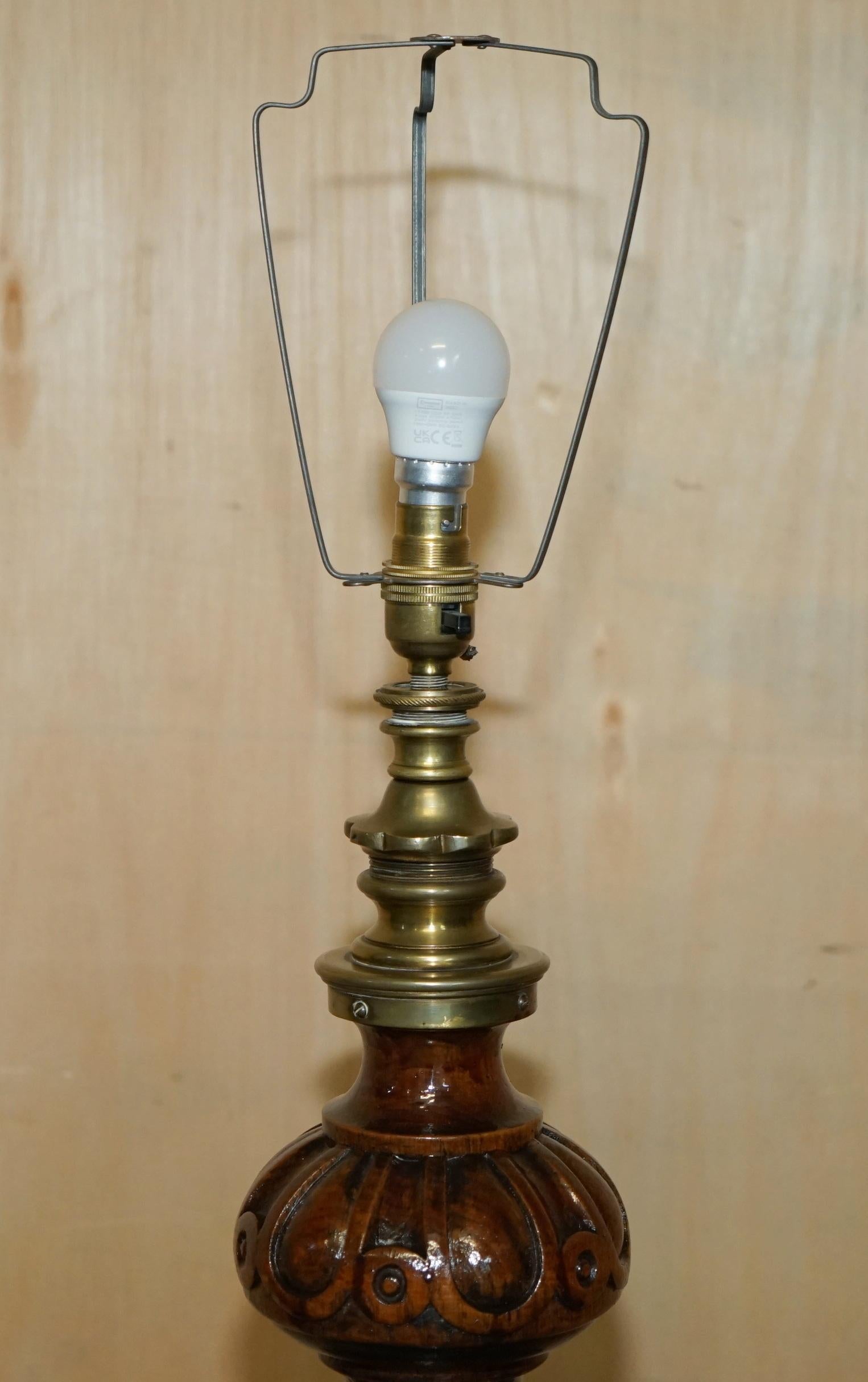 Laiton ViCtorian WALNUT, grand lampadaire à baldaire grand format, hautement ajustable en vente