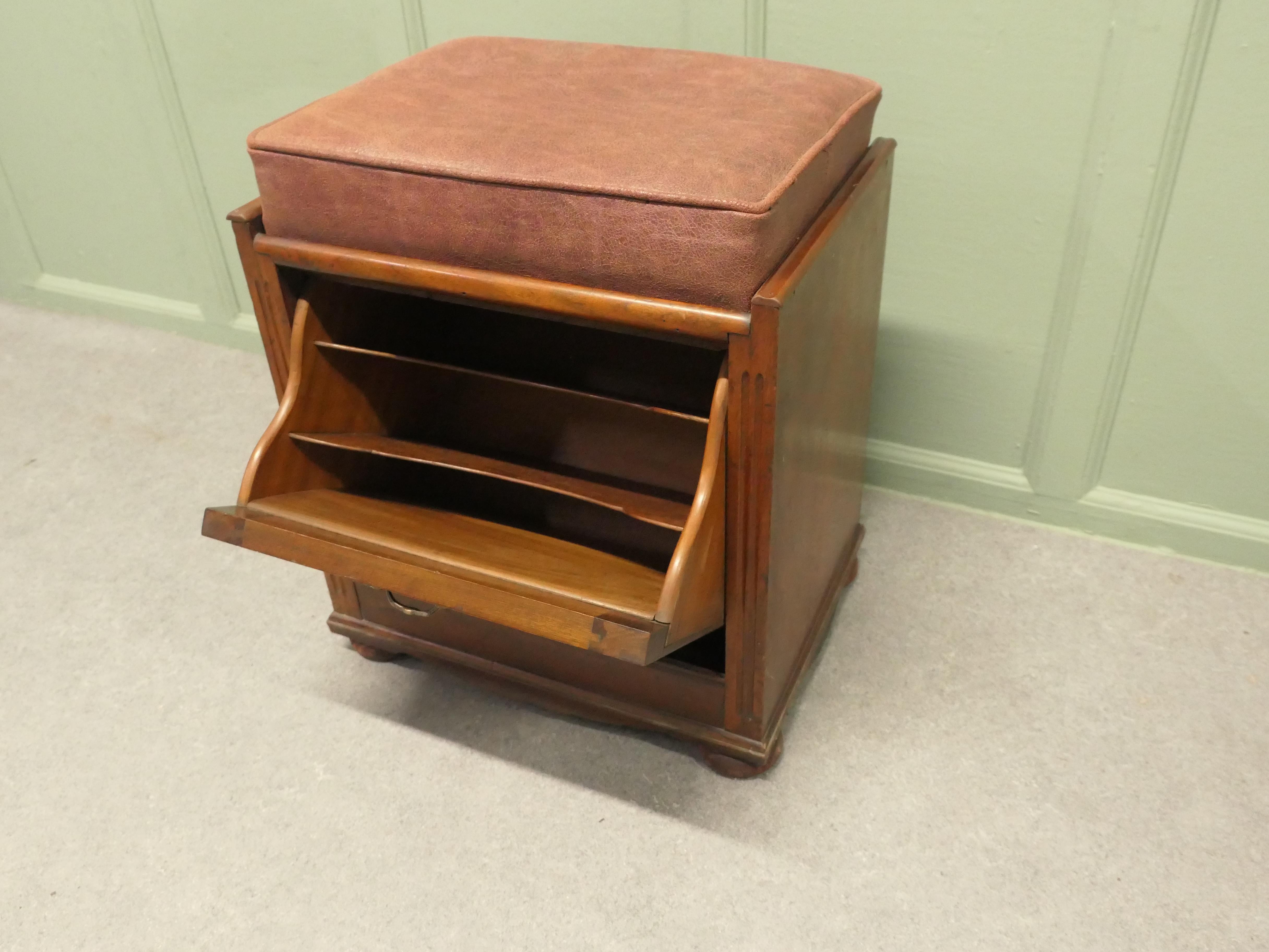 Améthyste Tabouret de piano victorien en noyer tapissé à l'avant Une pièce d'une grande beauté en vente