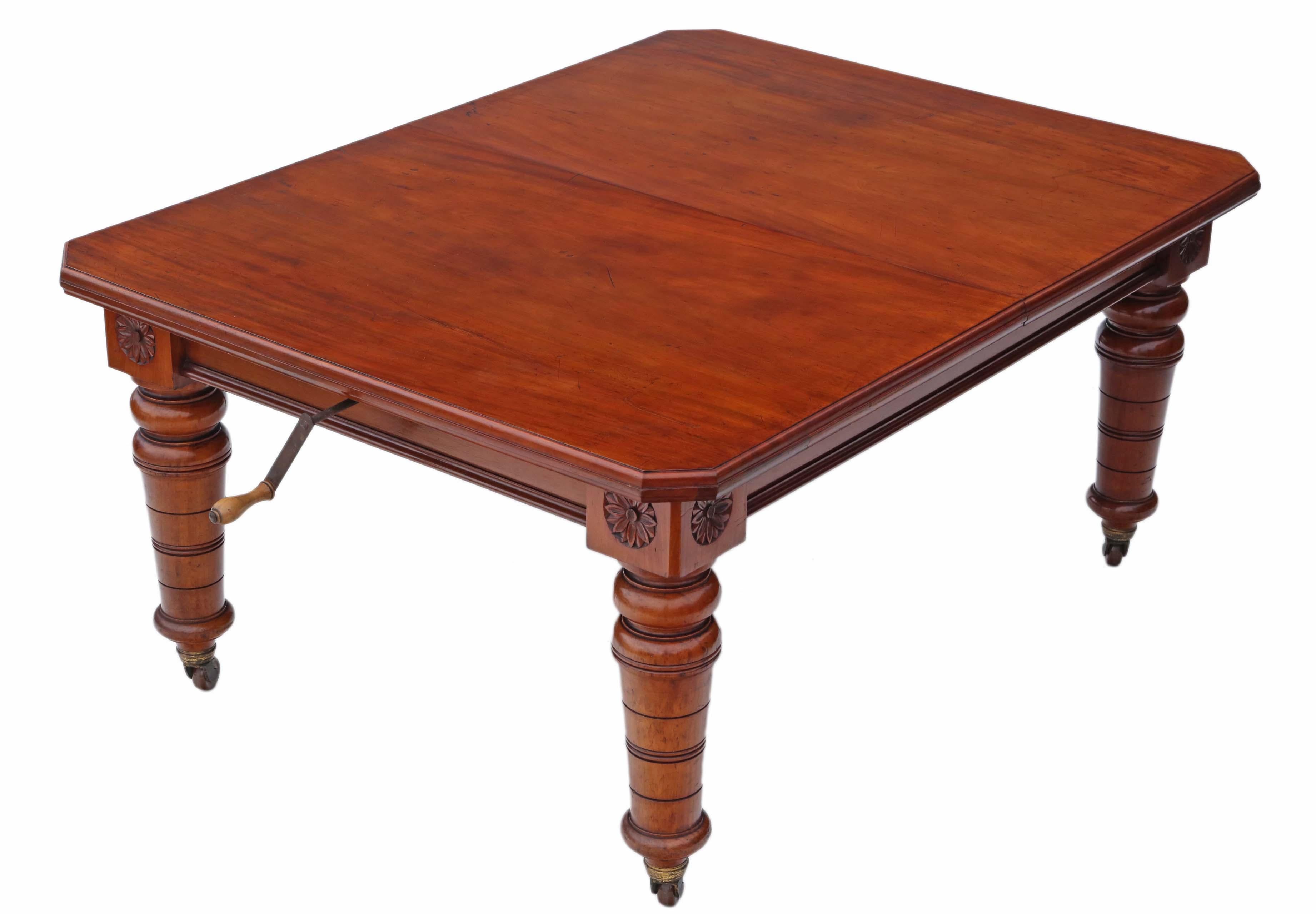 Victorian Walnut Windout Extending Dining Table, 19th Century 4