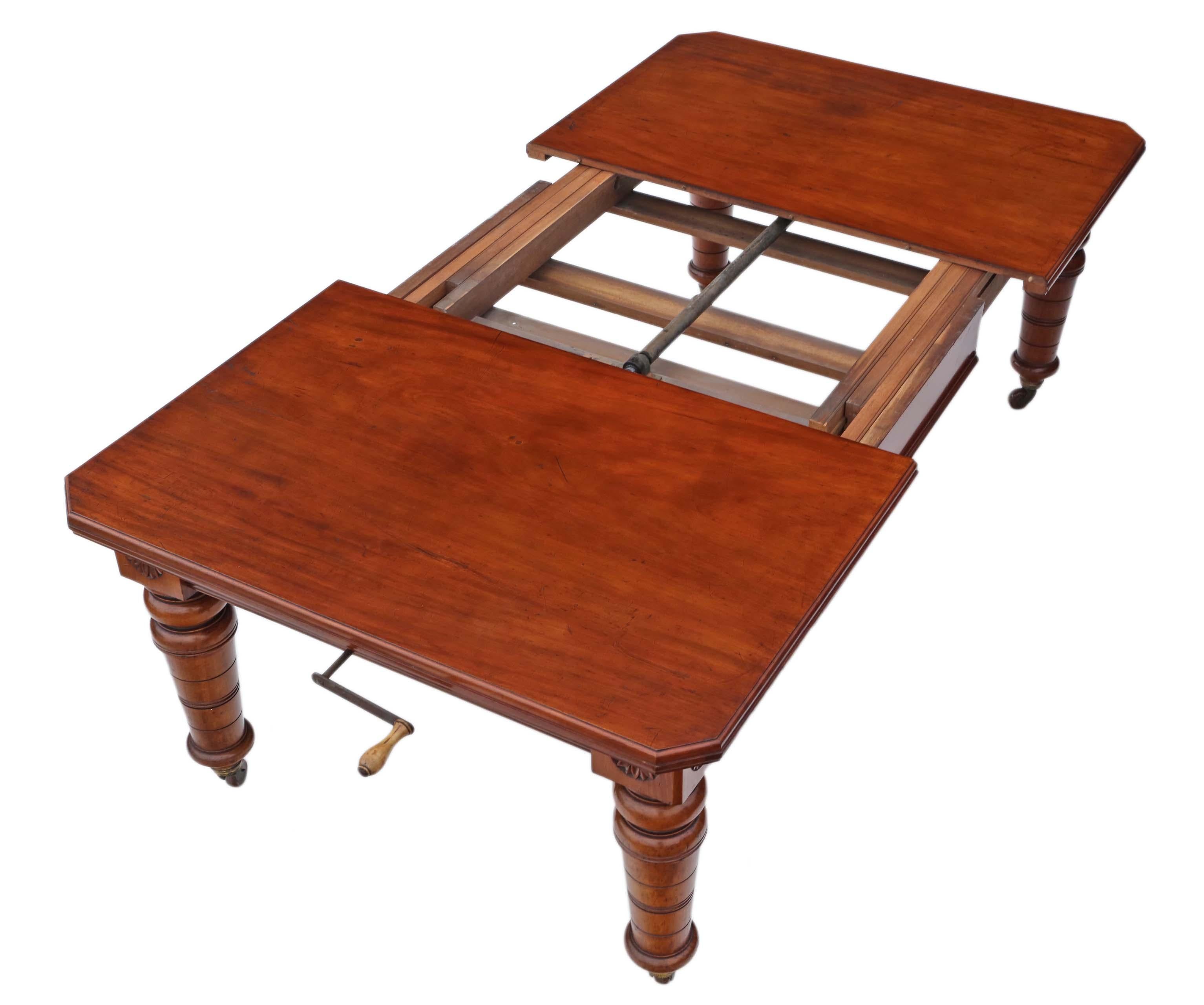 Victorian Walnut Windout Extending Dining Table, 19th Century 5