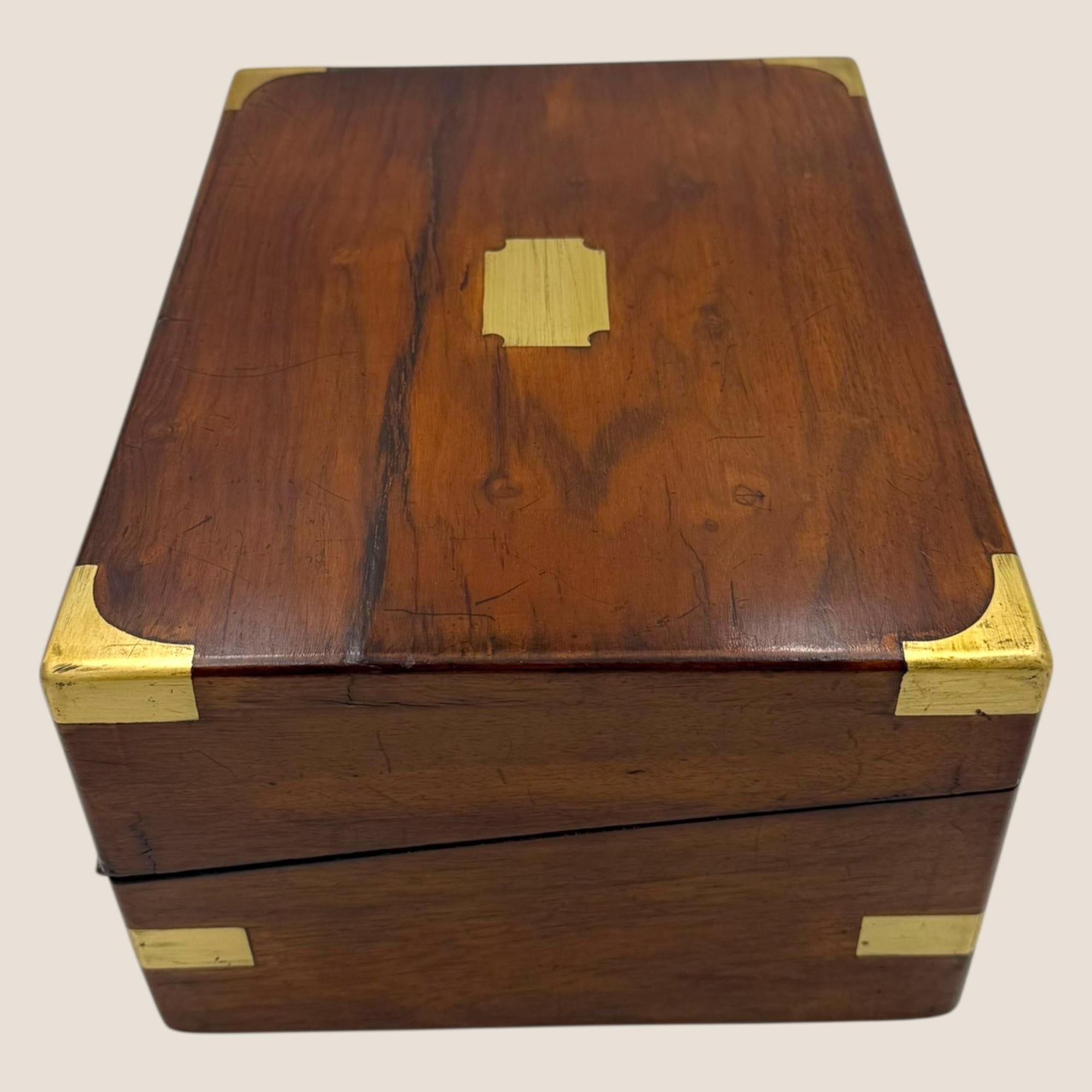 Victorian Walnut Writing Slope Box In Good Condition For Sale In King's Lynn, GB