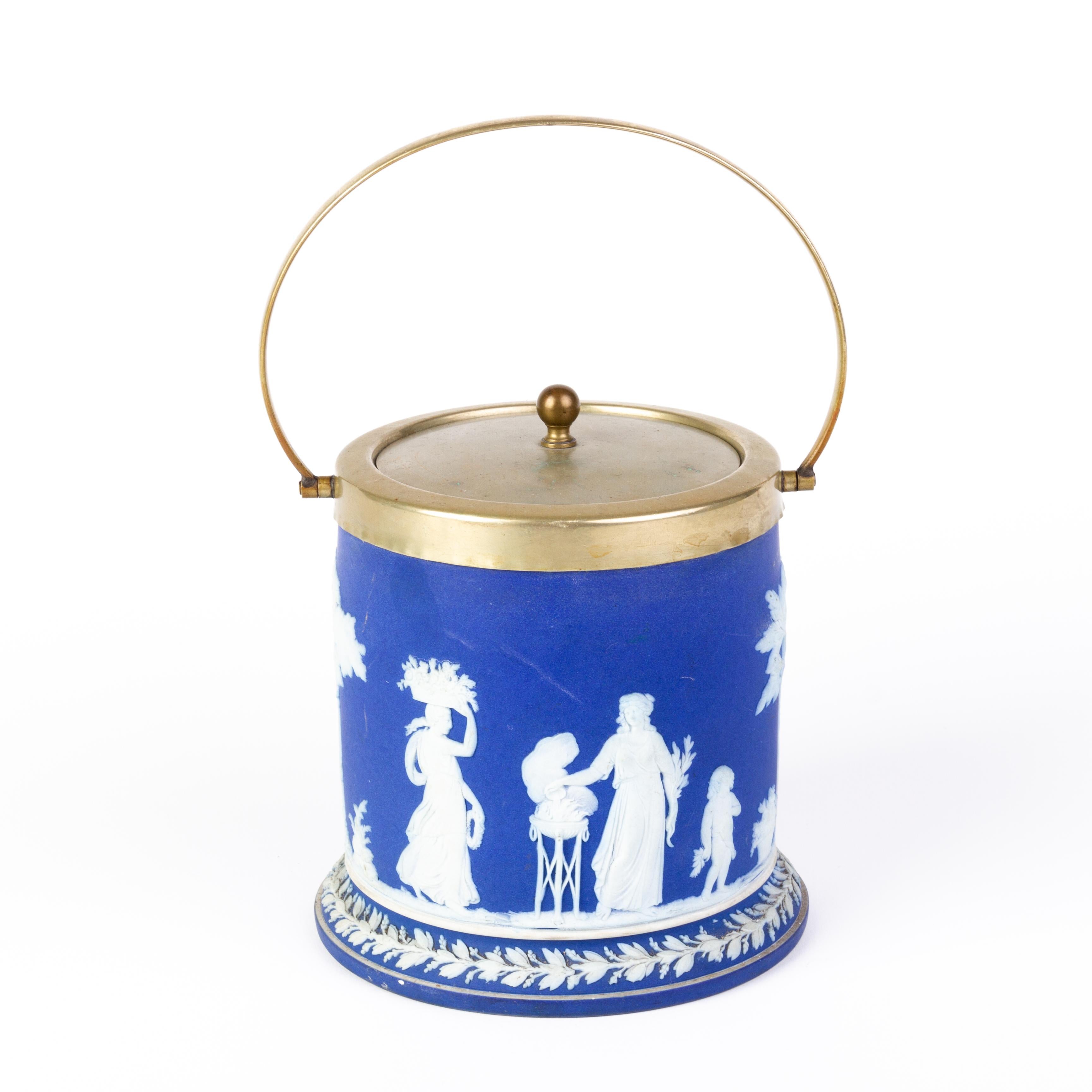 Victorian Wedgwood Portland Blue Jasperware Cameo Neoclassical Lidded Jar In Good Condition For Sale In Nottingham, GB