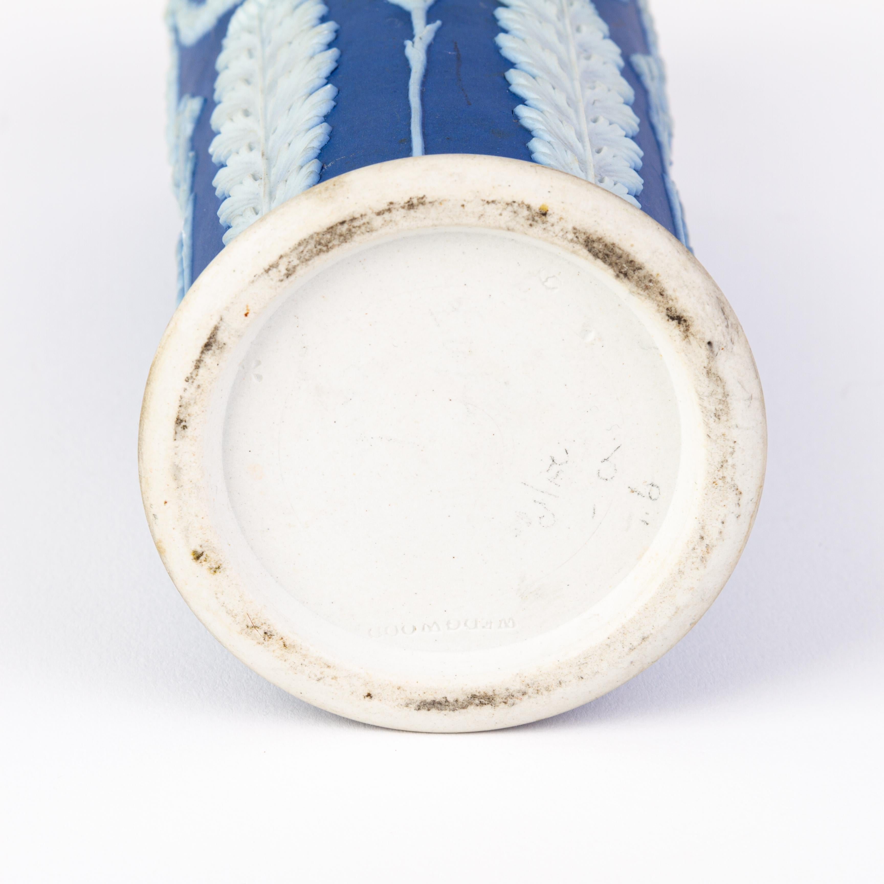 Porcelain Victorian Wedgwood Portland Blue Jasperware Cameo Neoclassical Spill Vase