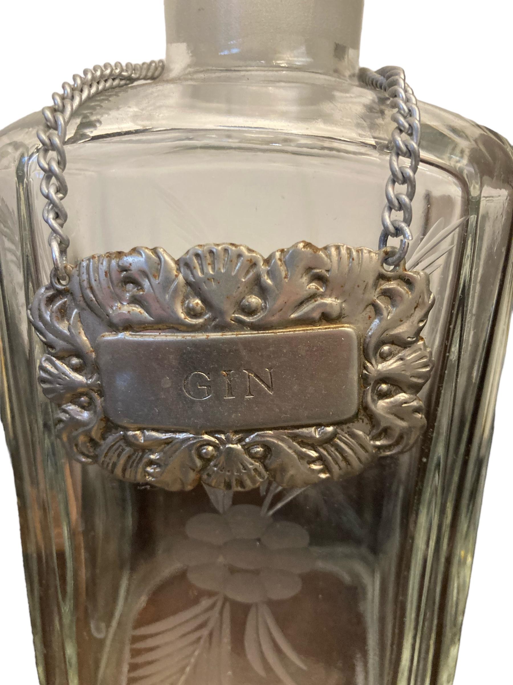 20ième siècle Carafe à whisky et à gin victorienne Tantale avec clé  en vente