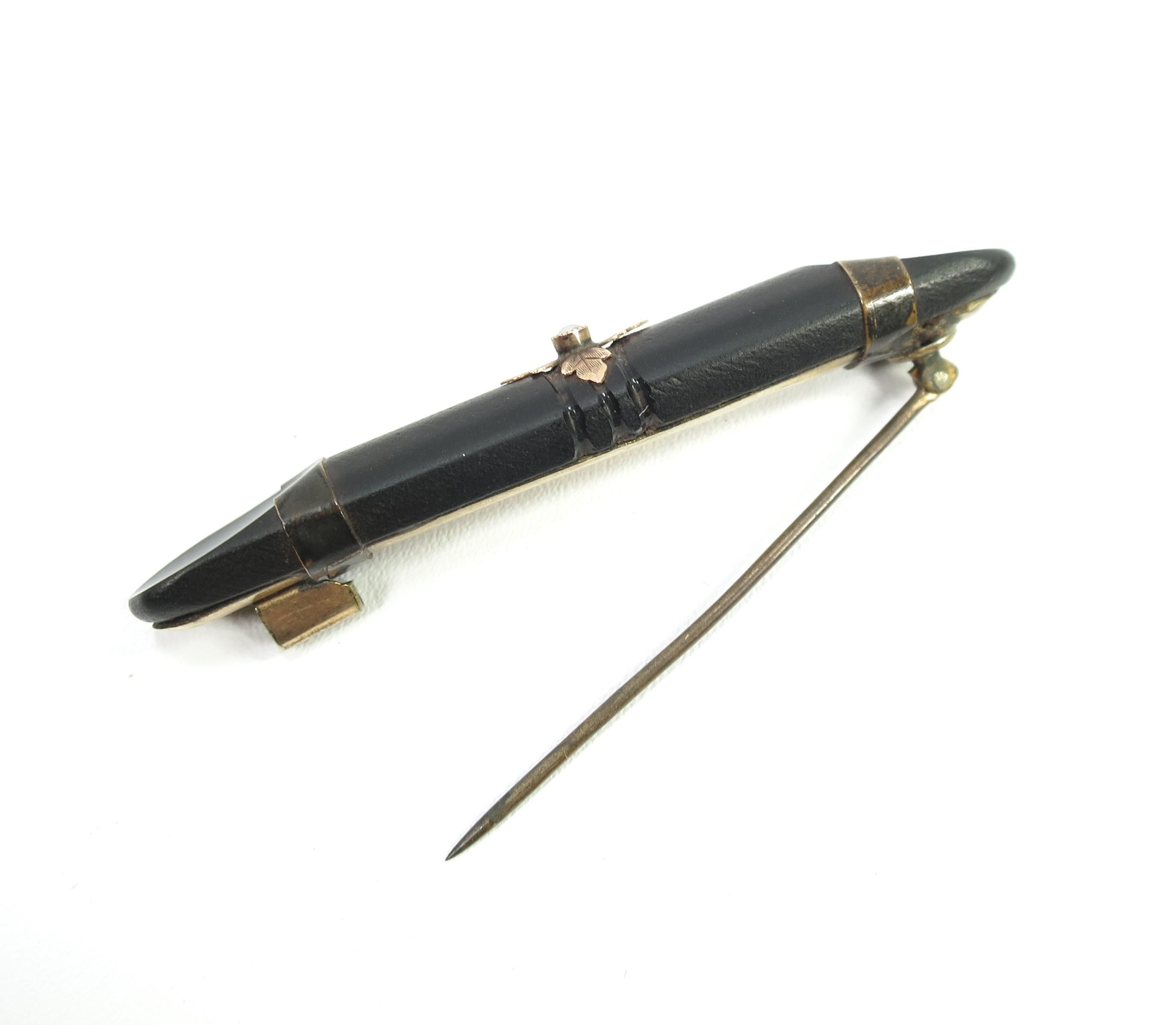 Victorian Whitby Jet, 10k Gold, & Seed Pearl Mourning Brooch, 1870s For Sale 5