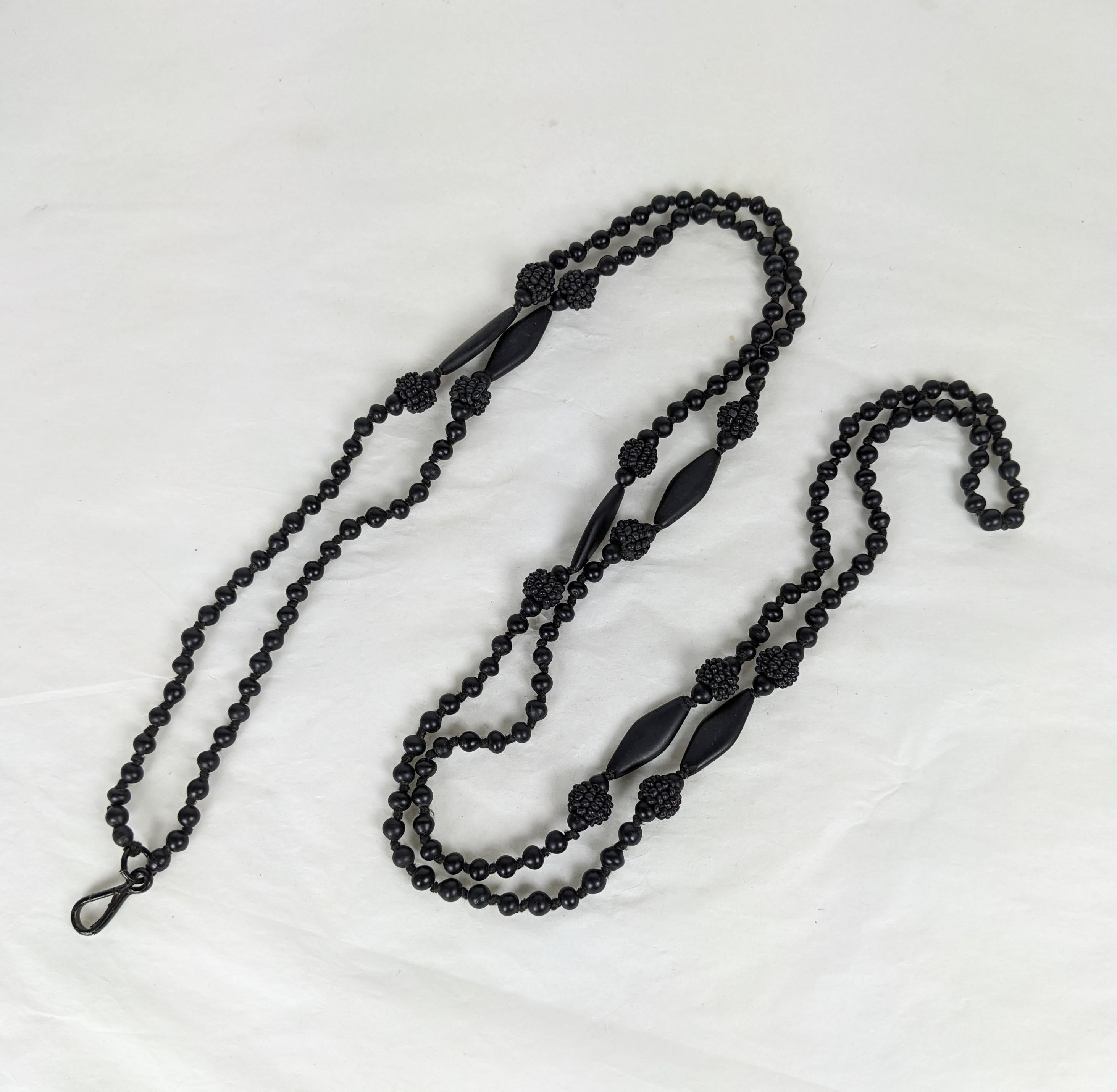 Victorian Whitby Jet Lorgnette Necklace In Good Condition For Sale In New York, NY