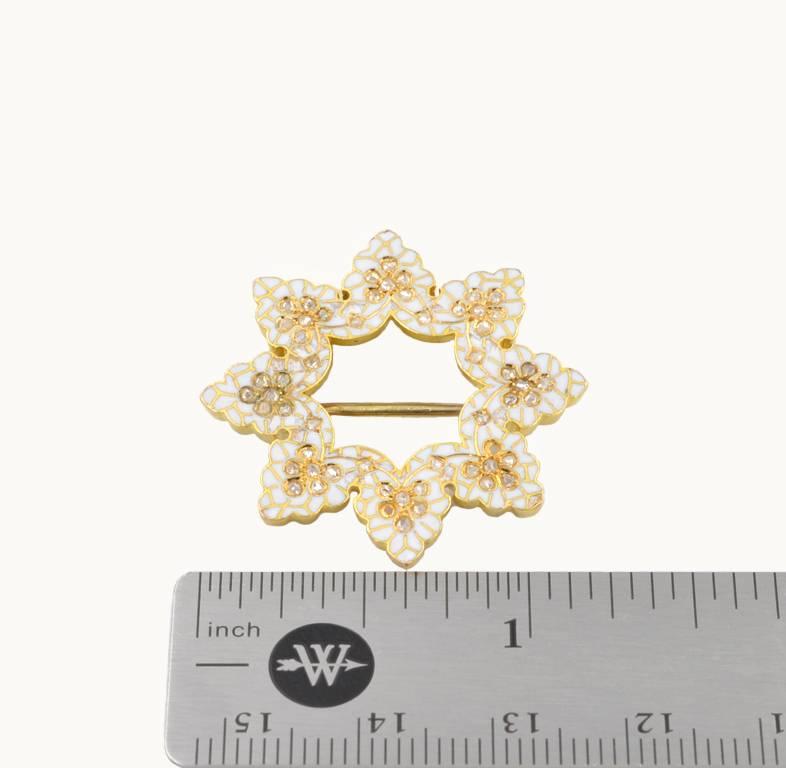 Victorian White Enamel 18 Karat Gold Snowflake Brooch with Rose Cut Diamonds For Sale 1