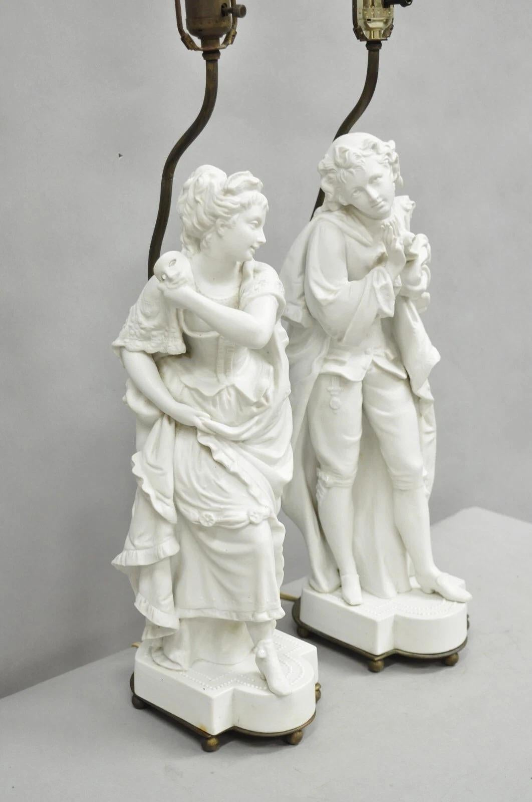 Viktorianische weiße Parian Porzellan Figural Bisque Mann und Frau Tischlampen, Paar im Angebot 8
