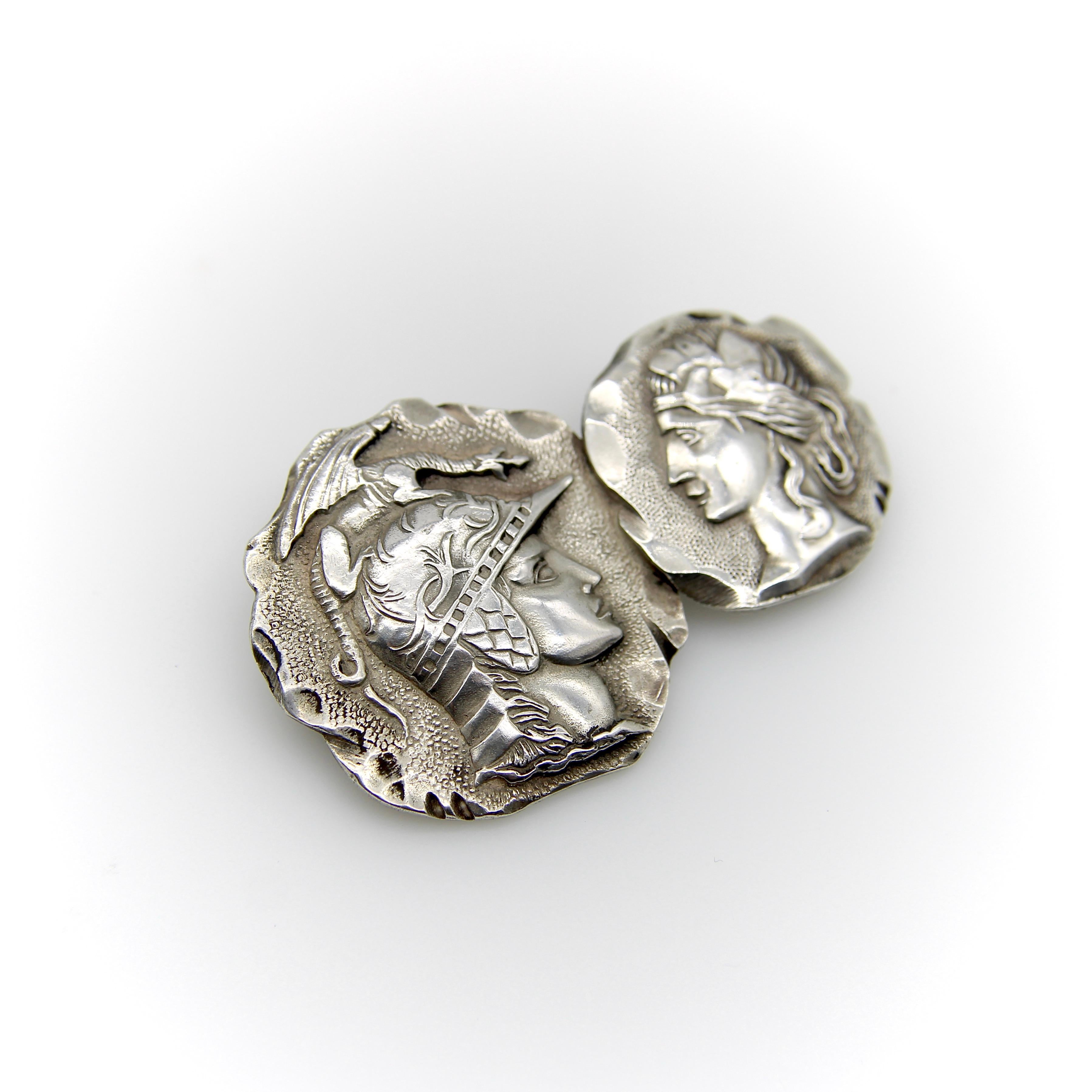 En las décadas de 1860 y 1870, el neoclasicismo tuvo un resurgimiento. En la plata americana, las imágenes clásicas de dioses, diosas y guerreros griegos se representaban en medallones para asemejarlos a monedas y billetes. Cada empresa de plata