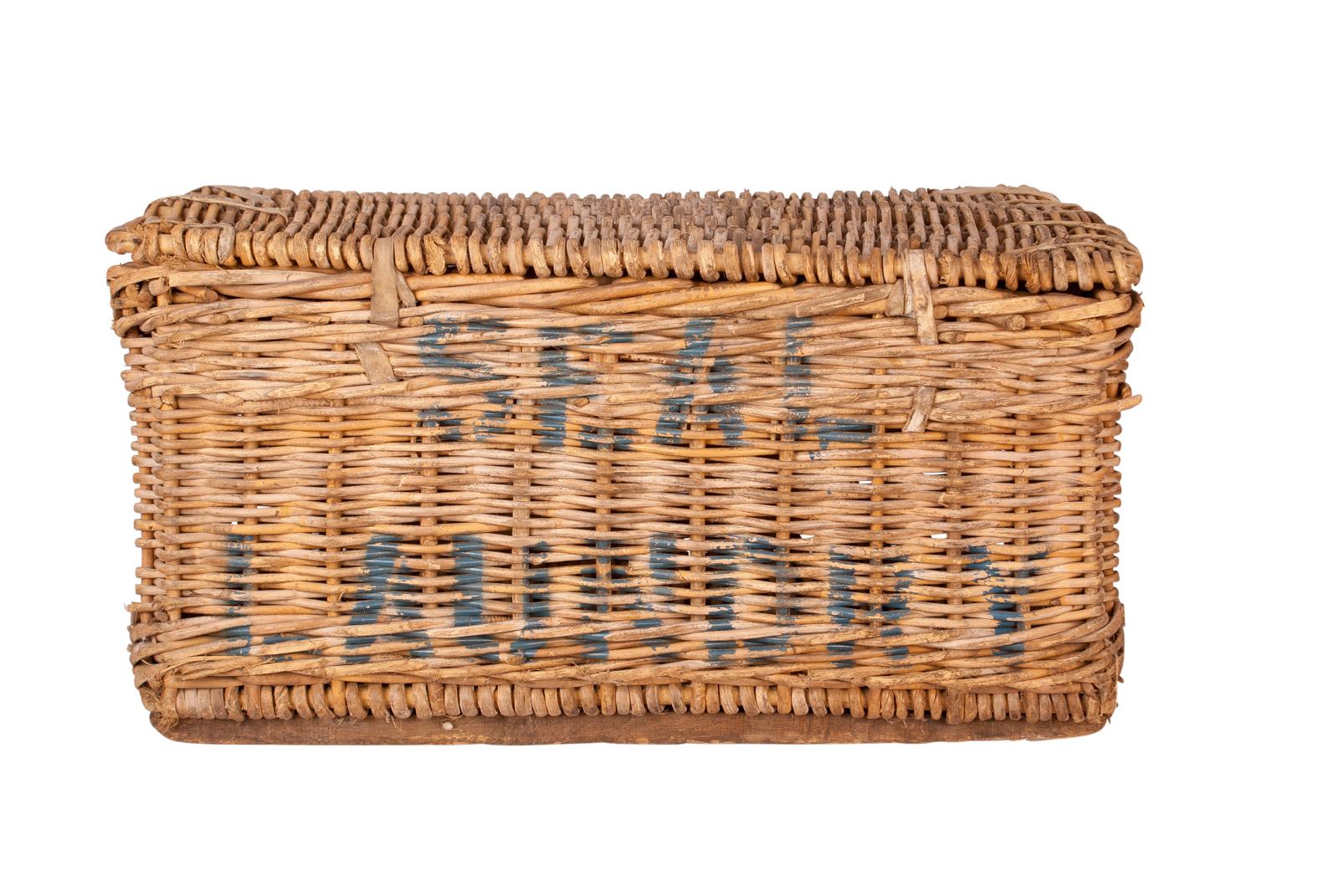 Victorian Wicker Basket, England, circa 1900 In Good Condition In San Francisco, CA