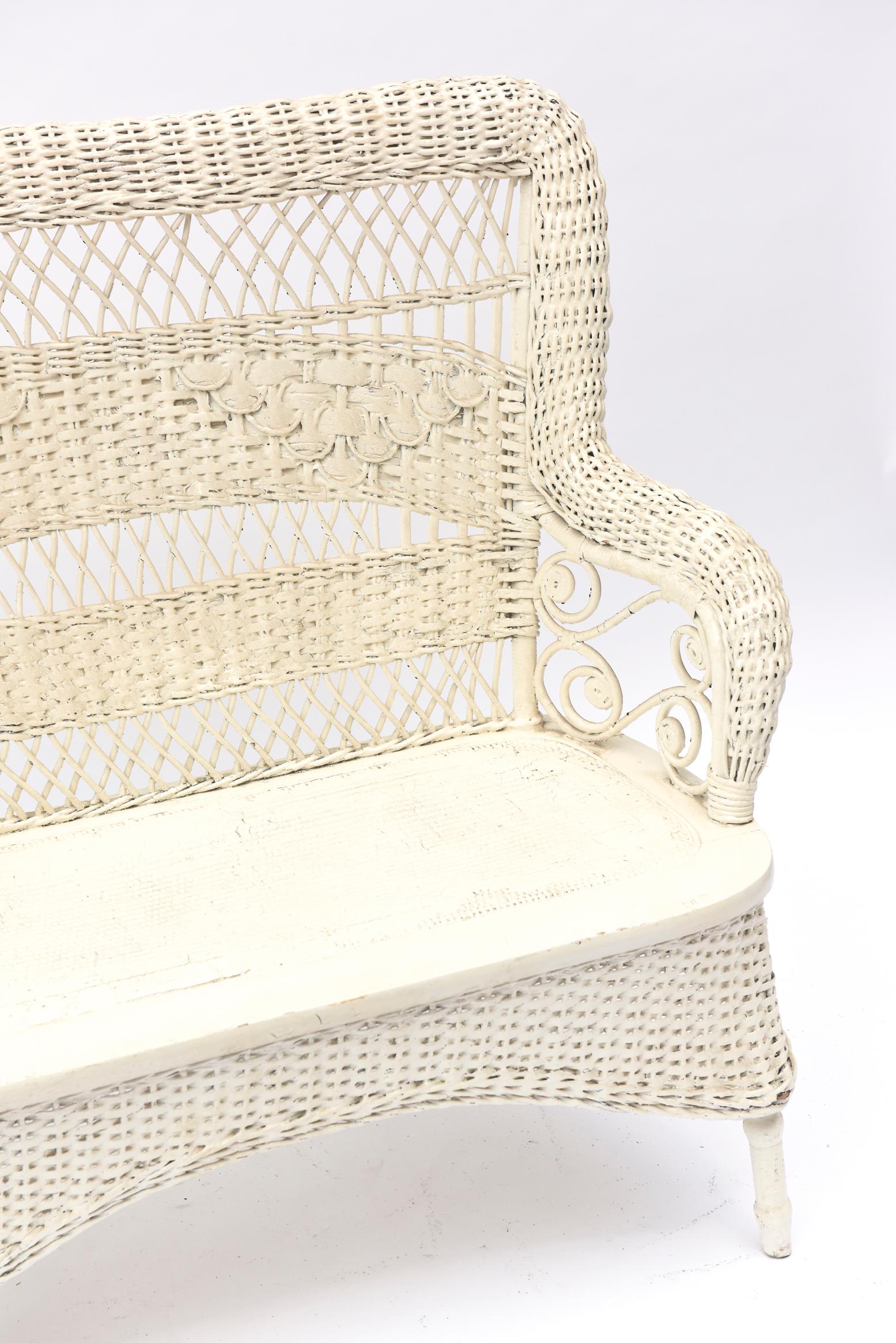 white wicker loveseat