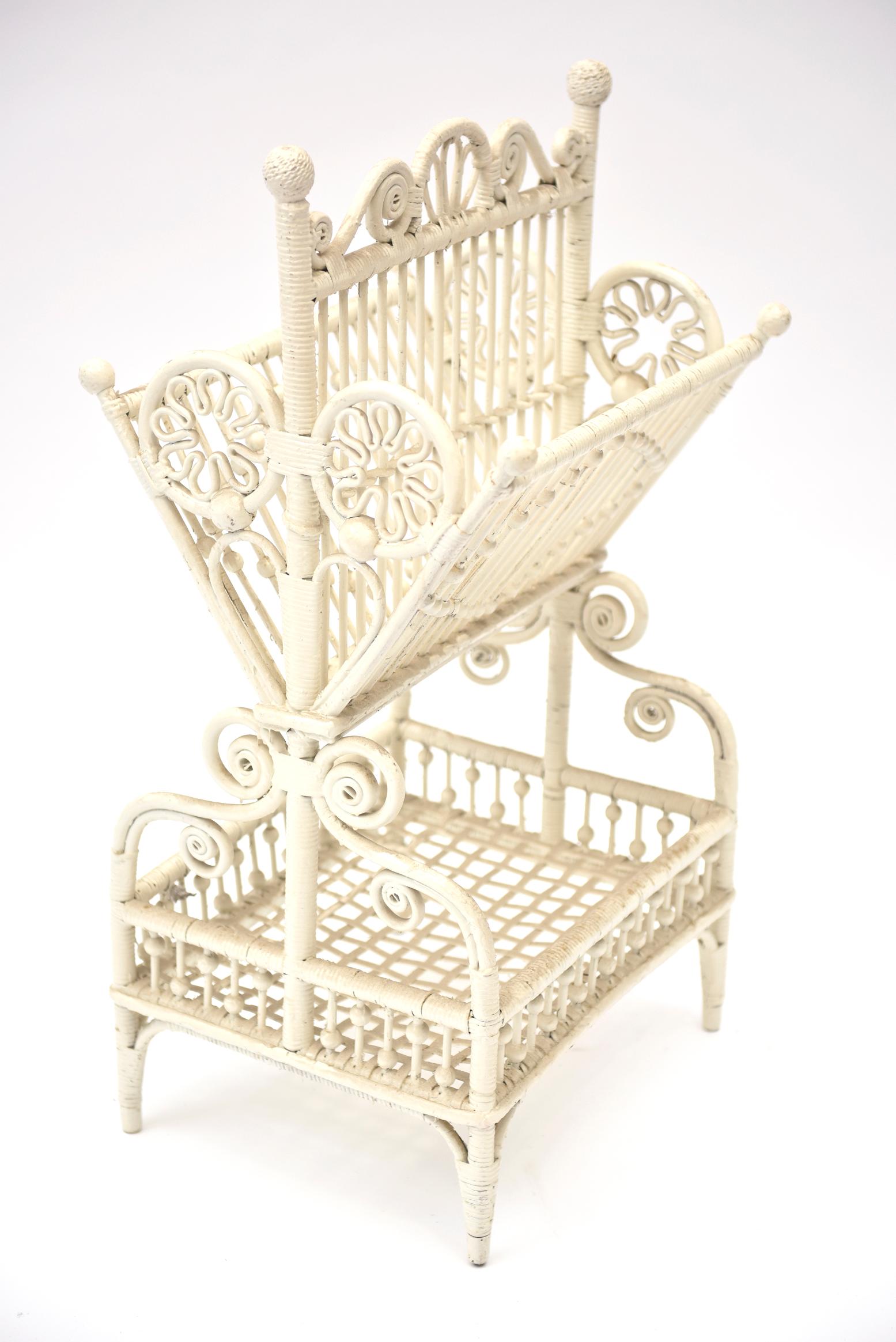 Victorian Wicker Ornate Two Tier Beaded Magazine Rack For Sale 3