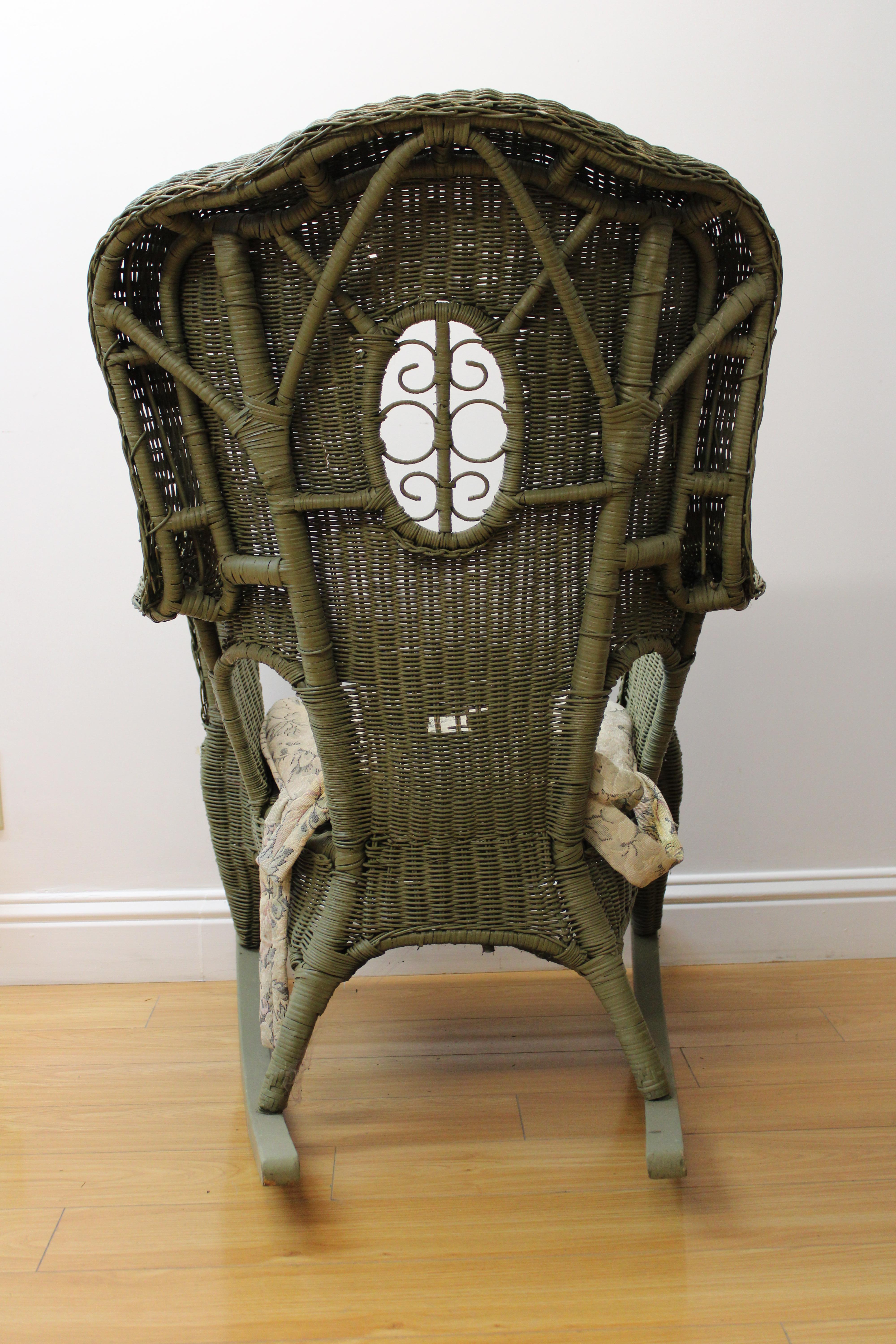 Fauteuil à bascule victorien en osier en vente 2