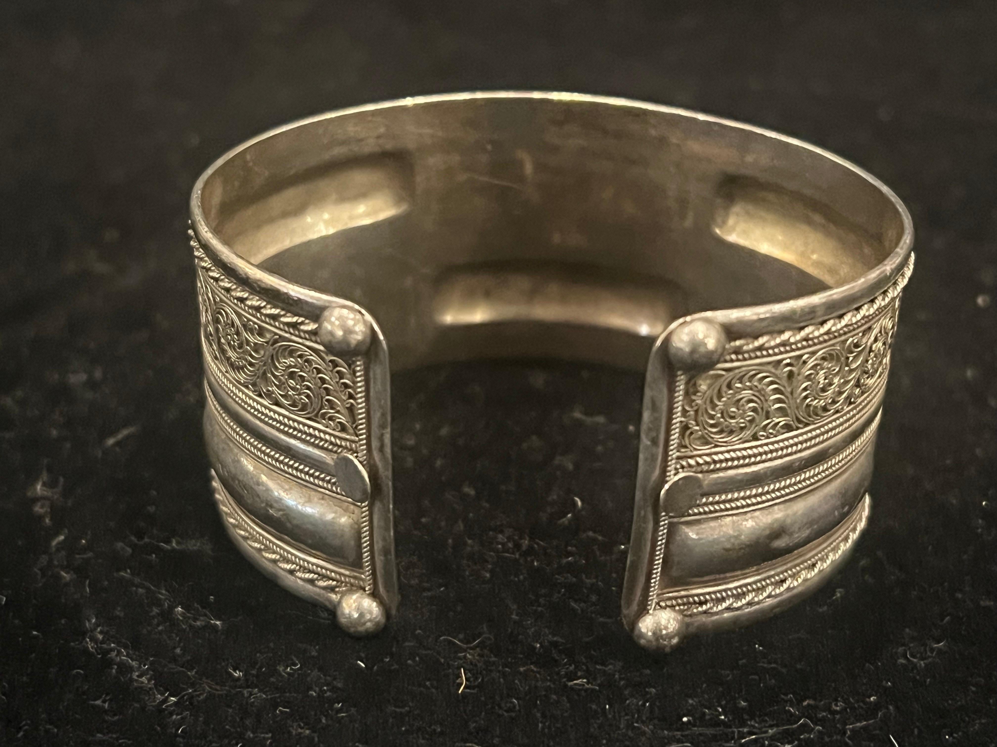 Wonderful Victorian-style bracelet cuff. All in sterling silver haute couture - iconic. This piece is not only a ready-to-wear creation but also the most dynamic piece of modern sculpture. This piece is stamped and is incredibly chic. Museum quality.