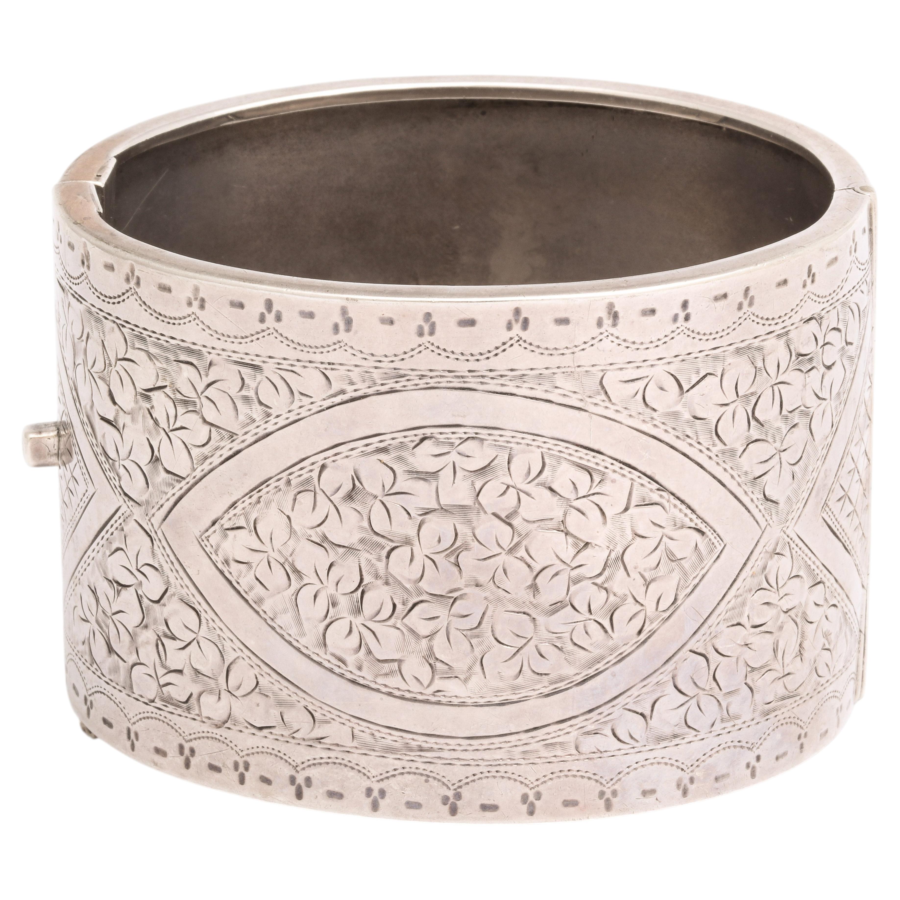 Bracciale vittoriano largo in sterling con foglie d'edera
