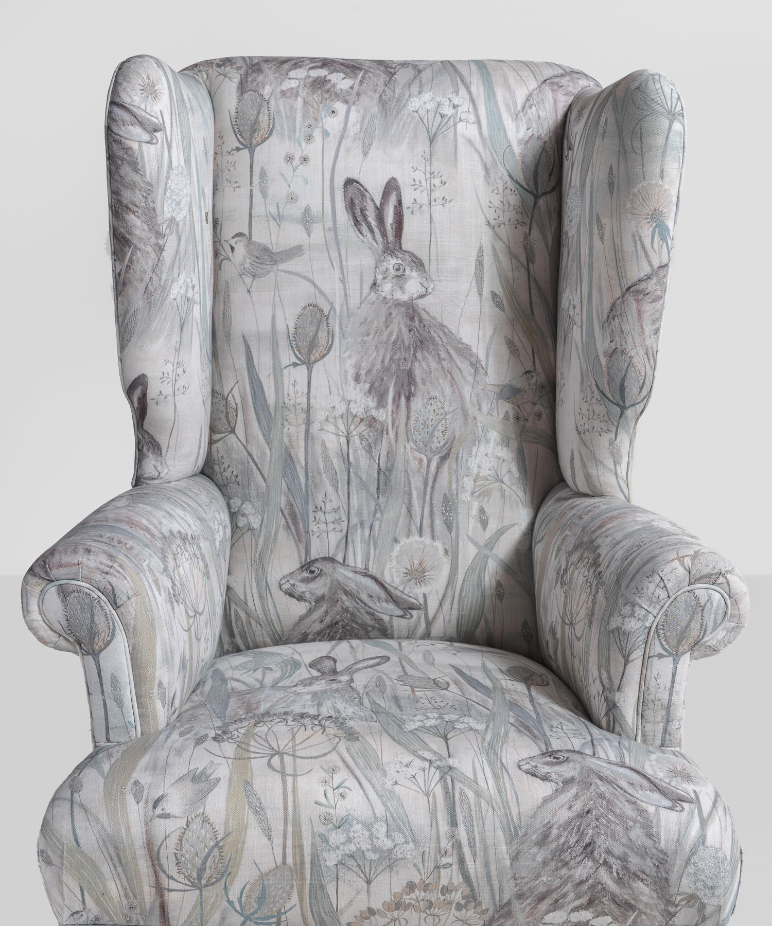 Victorian wingback chair

England, Circa 1840

Newly upholstered in Dune Hares fabric by Sanderson. Turned mahogany legs.