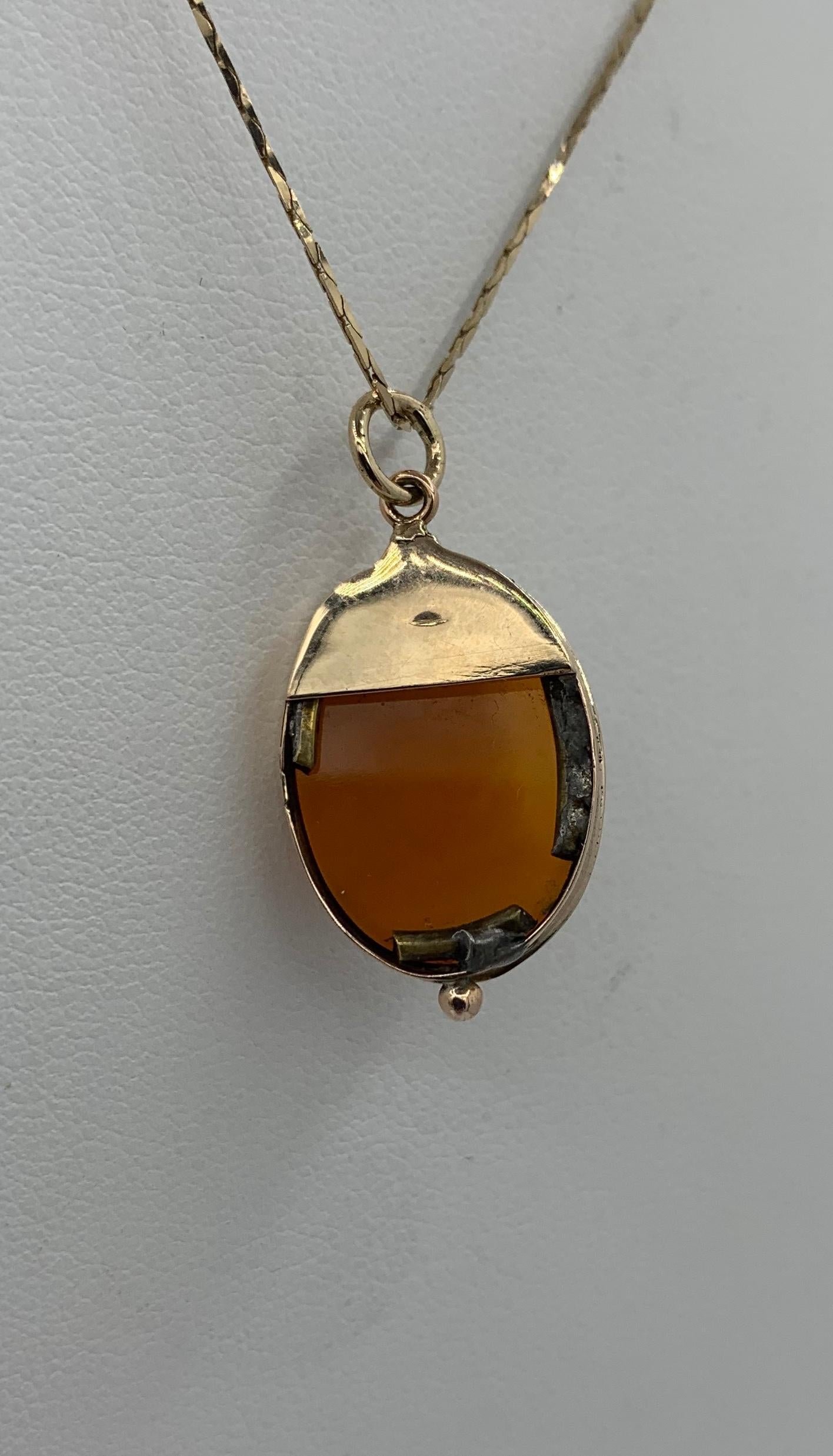 Victorian Woman Cameo Pendant Gold Carnelian Hardstone Antique High Relief In Good Condition For Sale In New York, NY