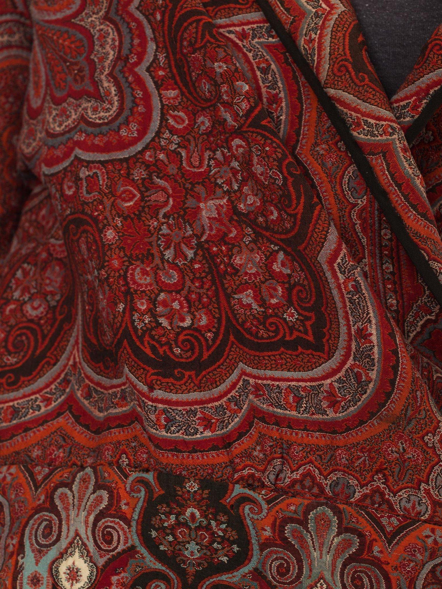 1920S Preiselbeere Rot Wolle Viktorianisch Paisley Schal  Jacke im Angebot 3