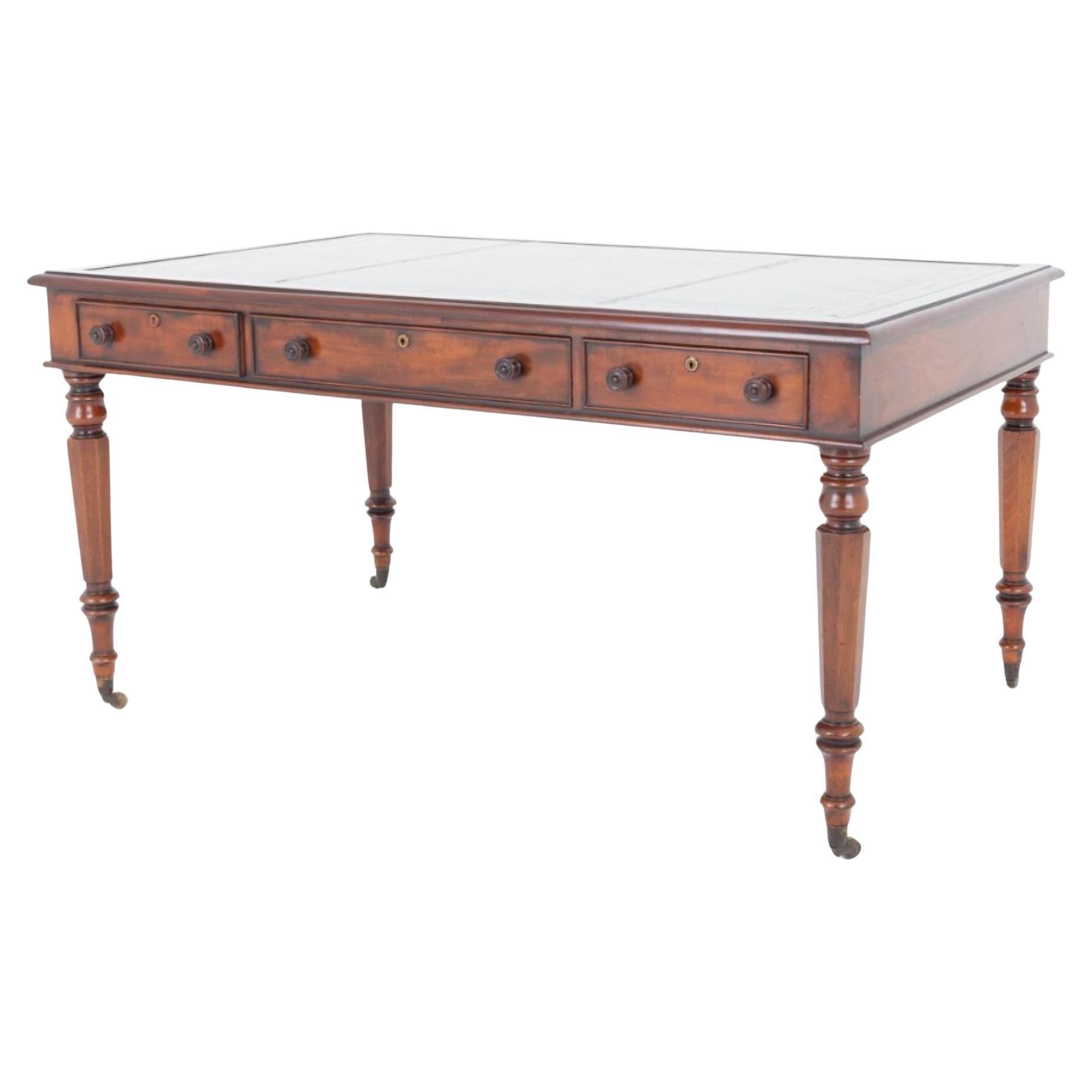 Table d'écriture victorienne en acajou antique 1850