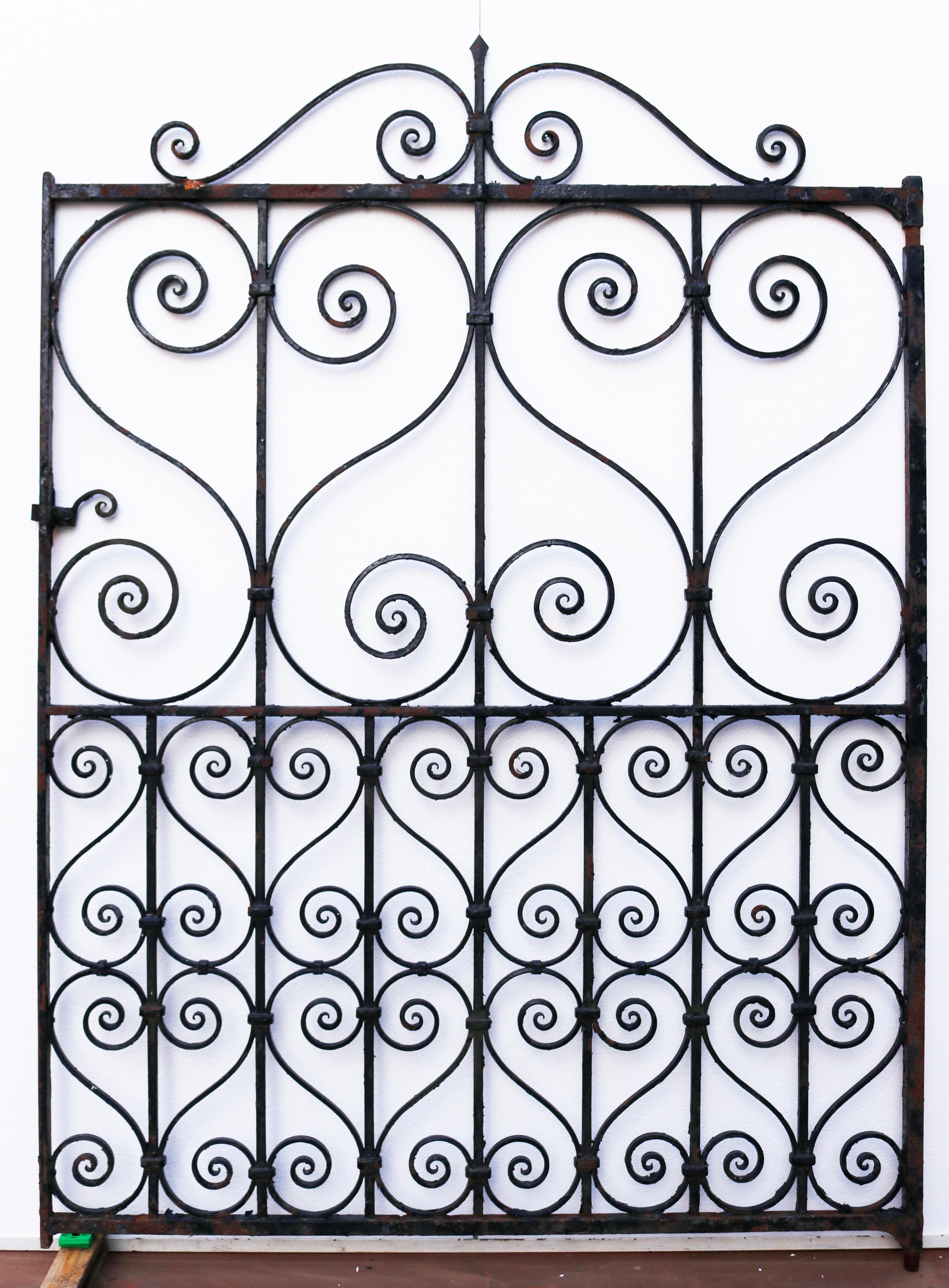 20th Century Victorian Wrought Iron Decorative Gate For Sale