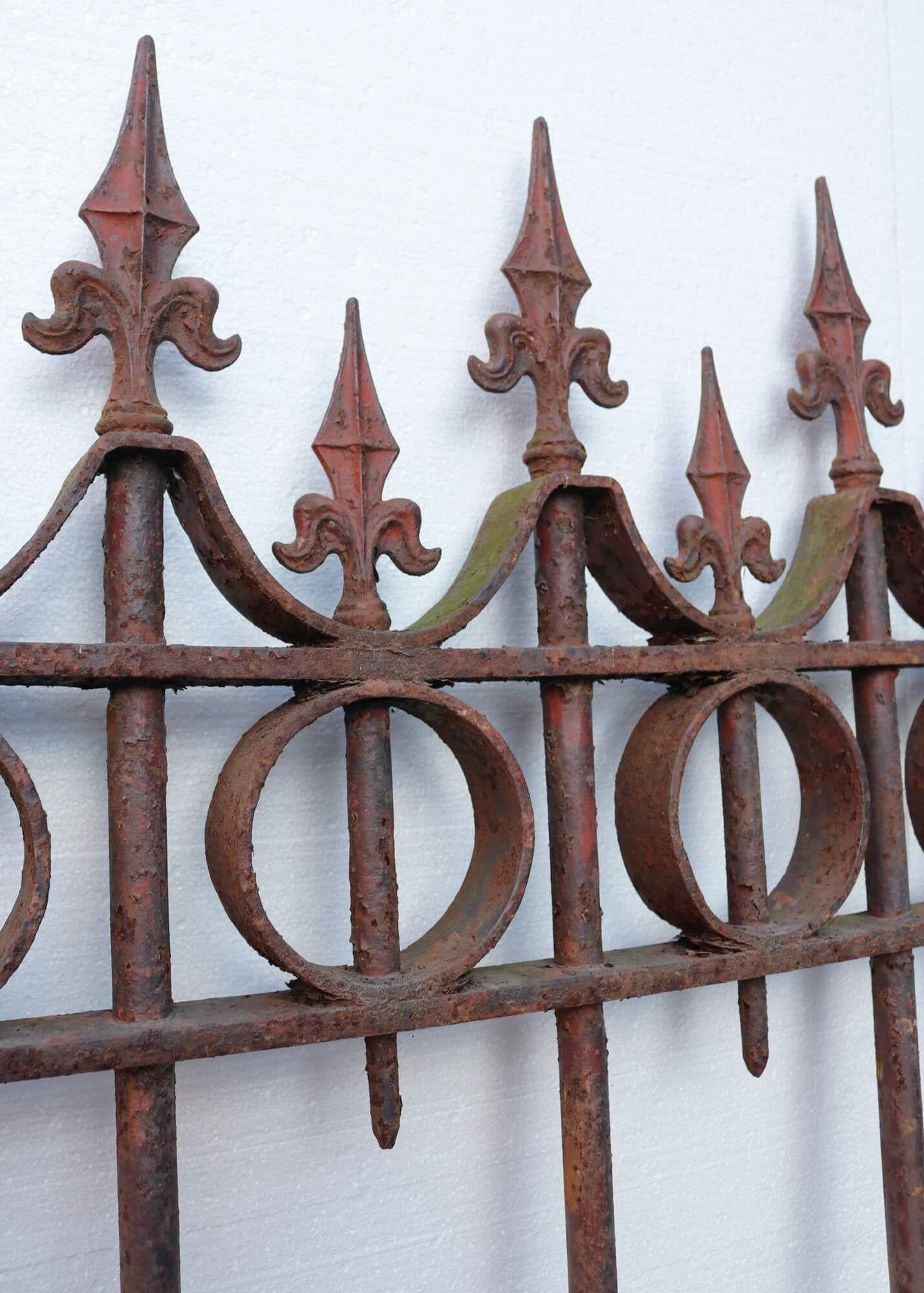 English Victorian Wrought Iron Driveway Gates 322cm (10’5”) For Sale