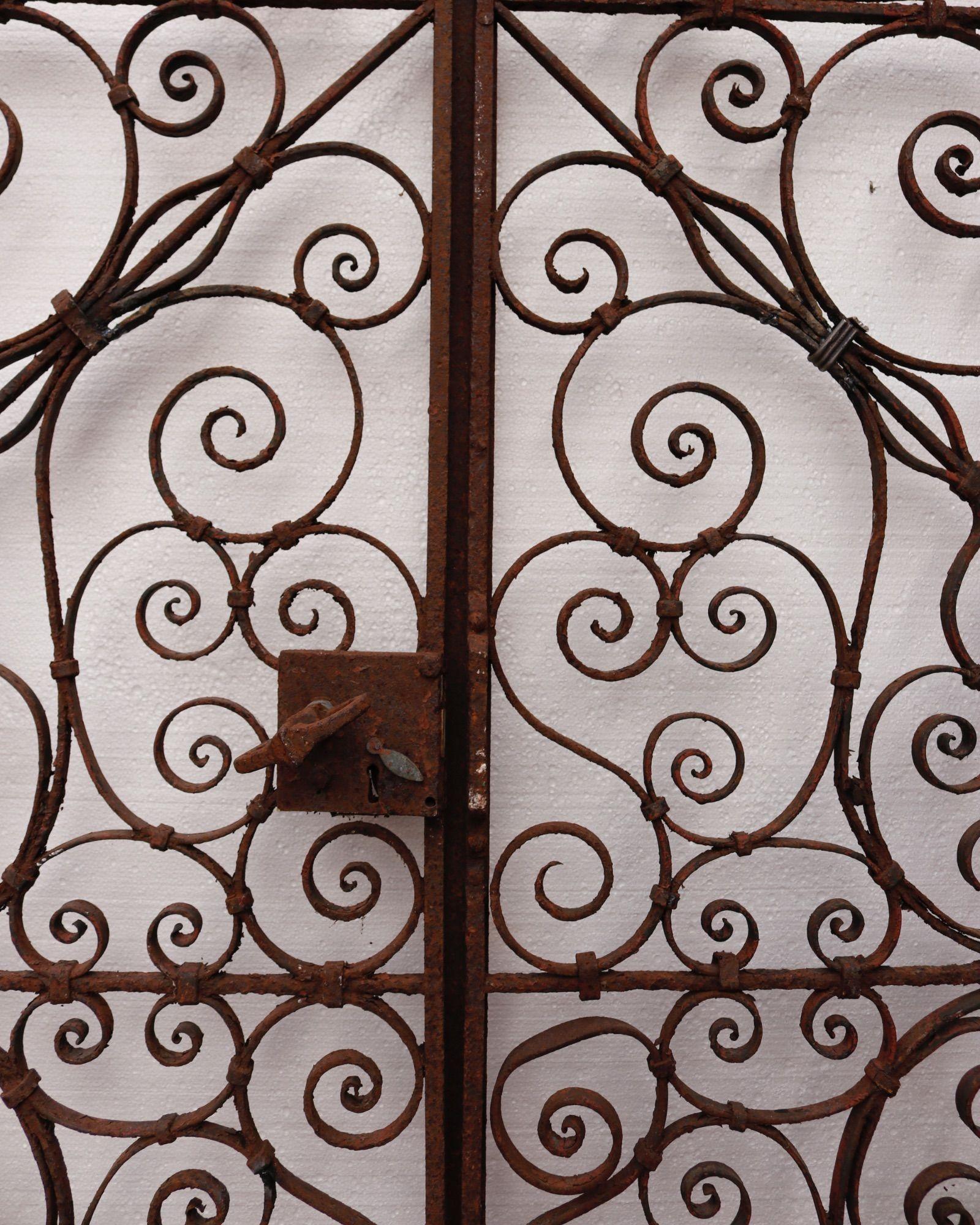 Victorian Wrought Iron French Pedestrian Gates In Fair Condition For Sale In Wormelow, Herefordshire