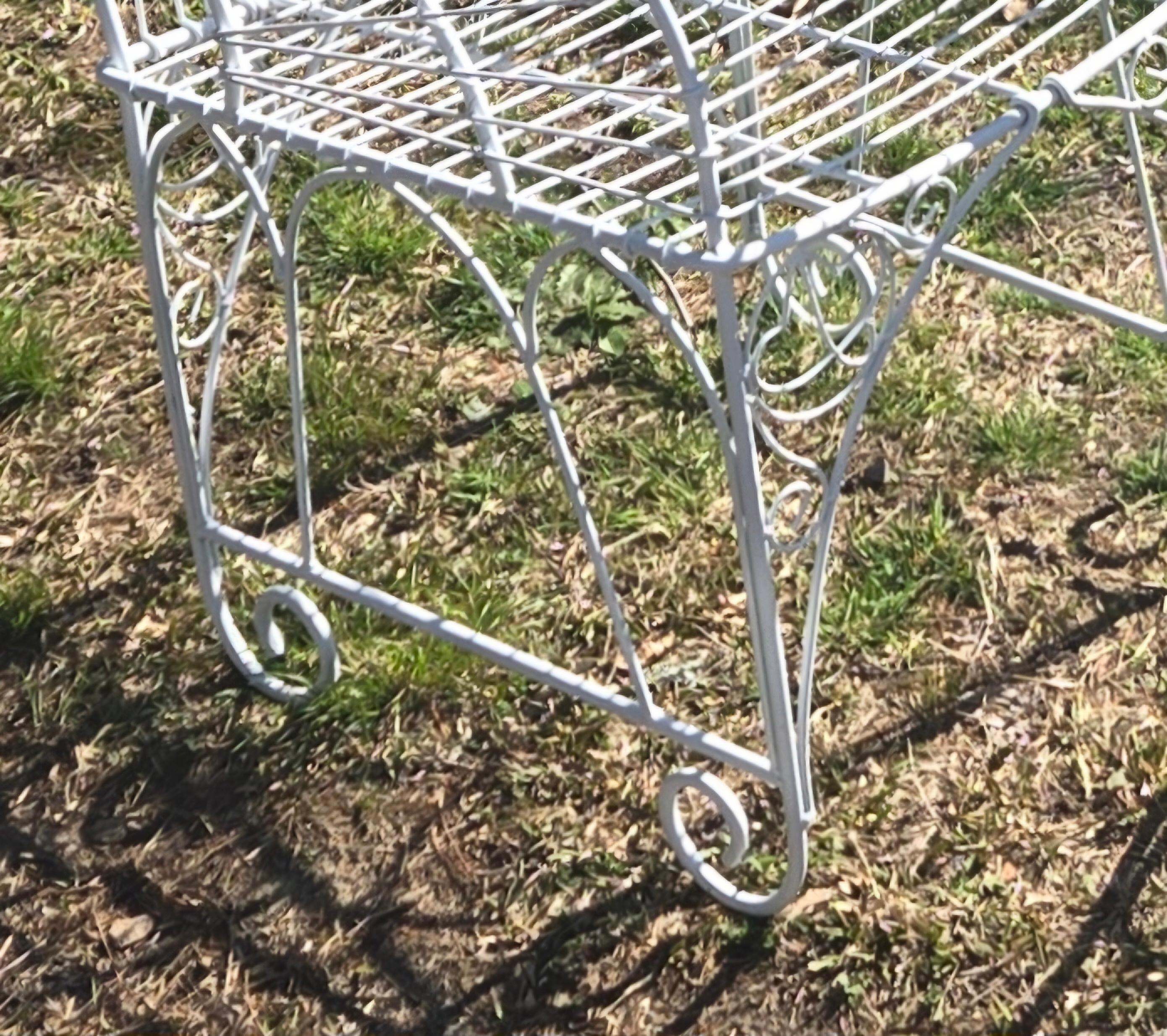 Victorian Wrought Iron Outdoor Chairs In Good Condition For Sale In Cumberland, RI