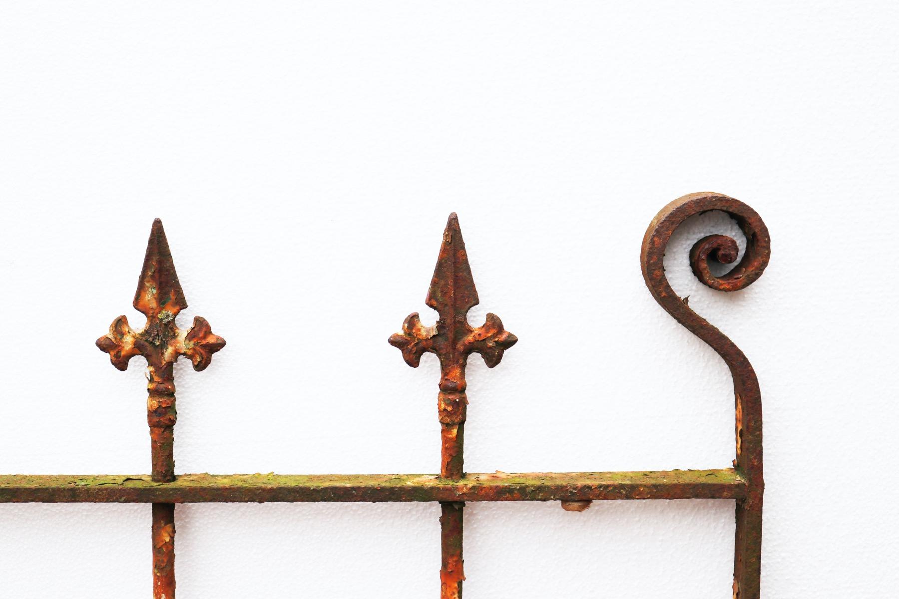 Victorian Wrought Iron Side Gate In Good Condition For Sale In Wormelow, Herefordshire