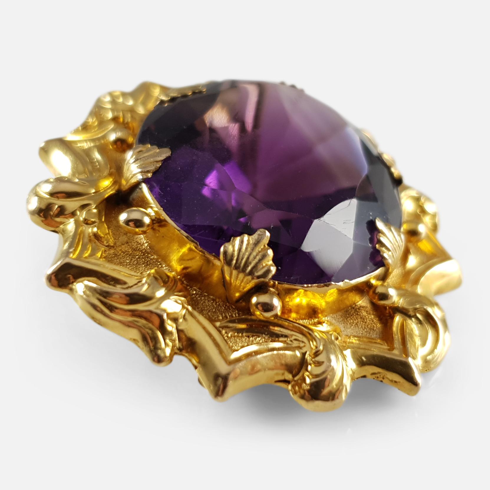 Victorian Yellow Gold 51.74 Carat Amethyst Brooch In Good Condition In Glasgow, GB