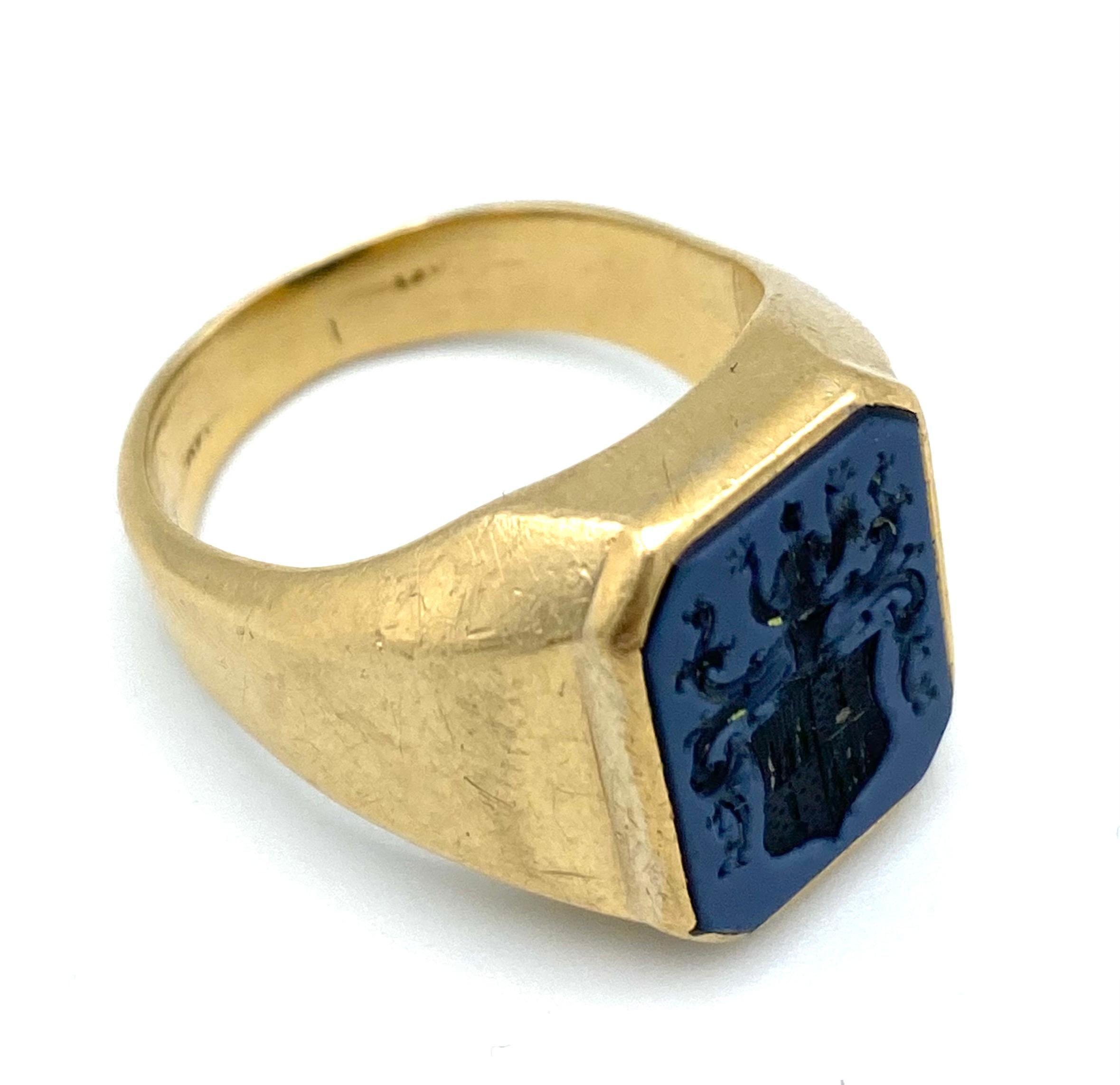 Men's Victorian Yellow Gold and Carved Stone Family Crest Signet Ring