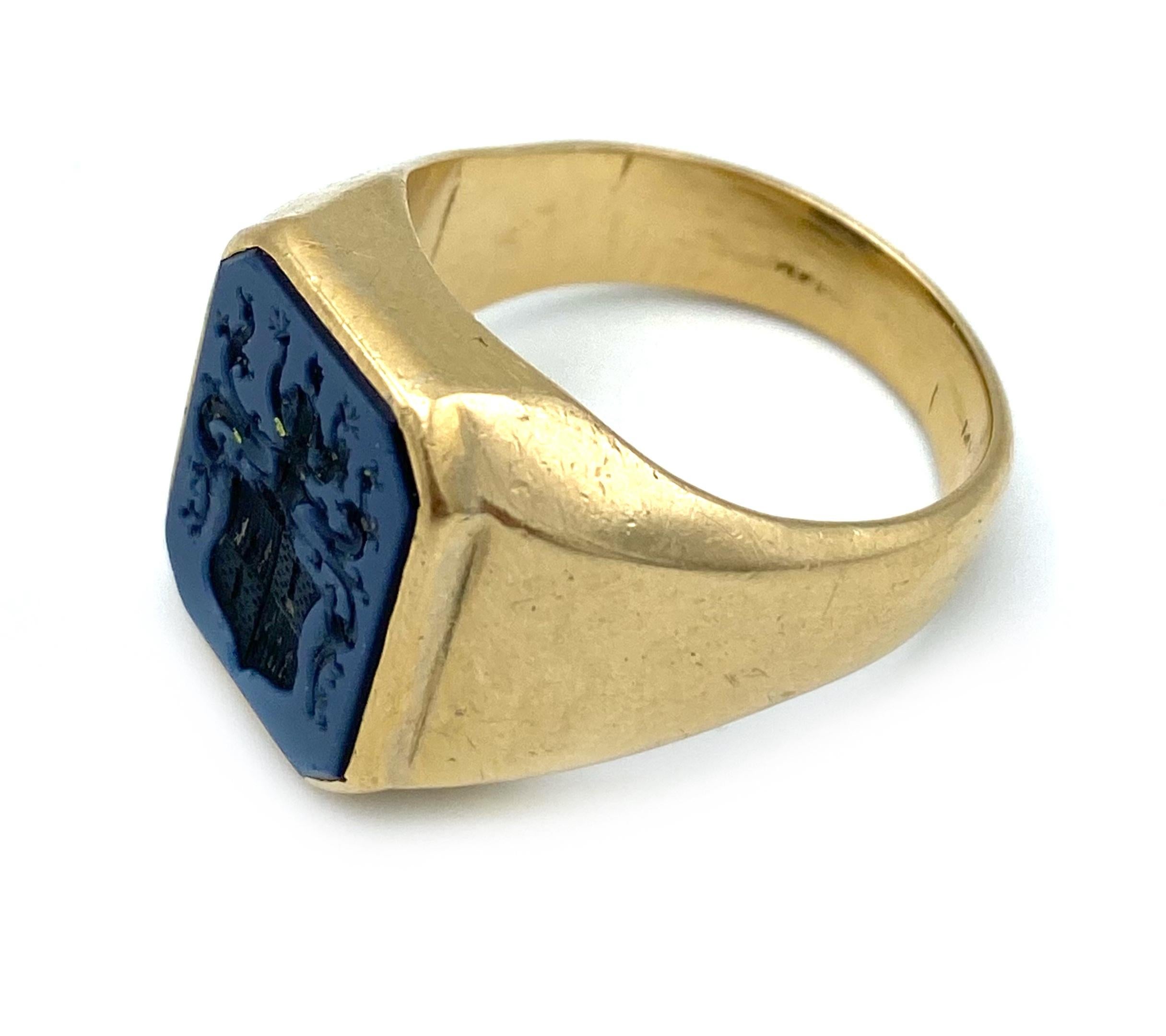 Victorian Yellow Gold and Carved Stone Family Crest Signet Ring 2