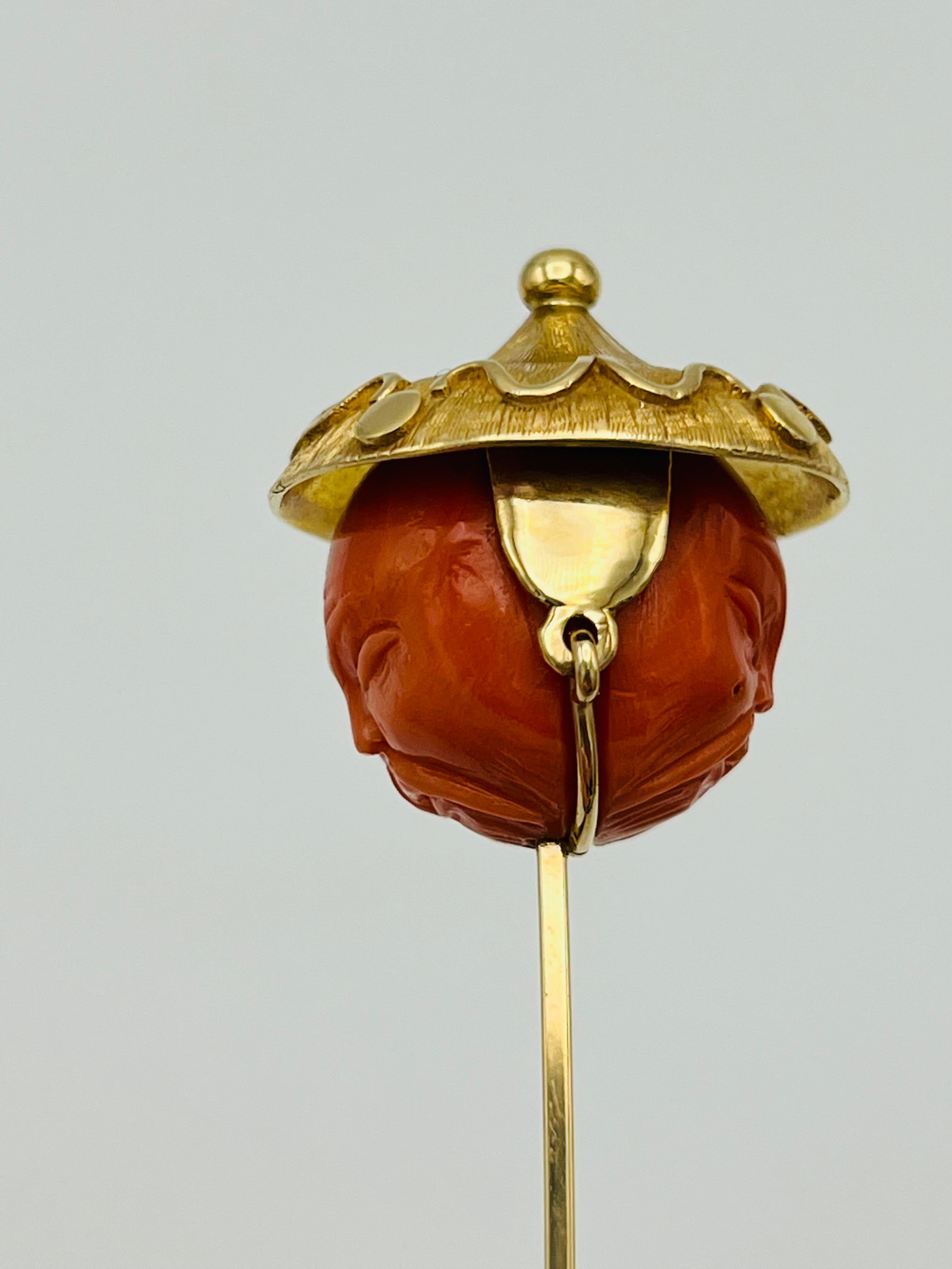 Victorian Yellow Gold Carved Coral Hat Pin  In Excellent Condition For Sale In Beverly Hills, CA