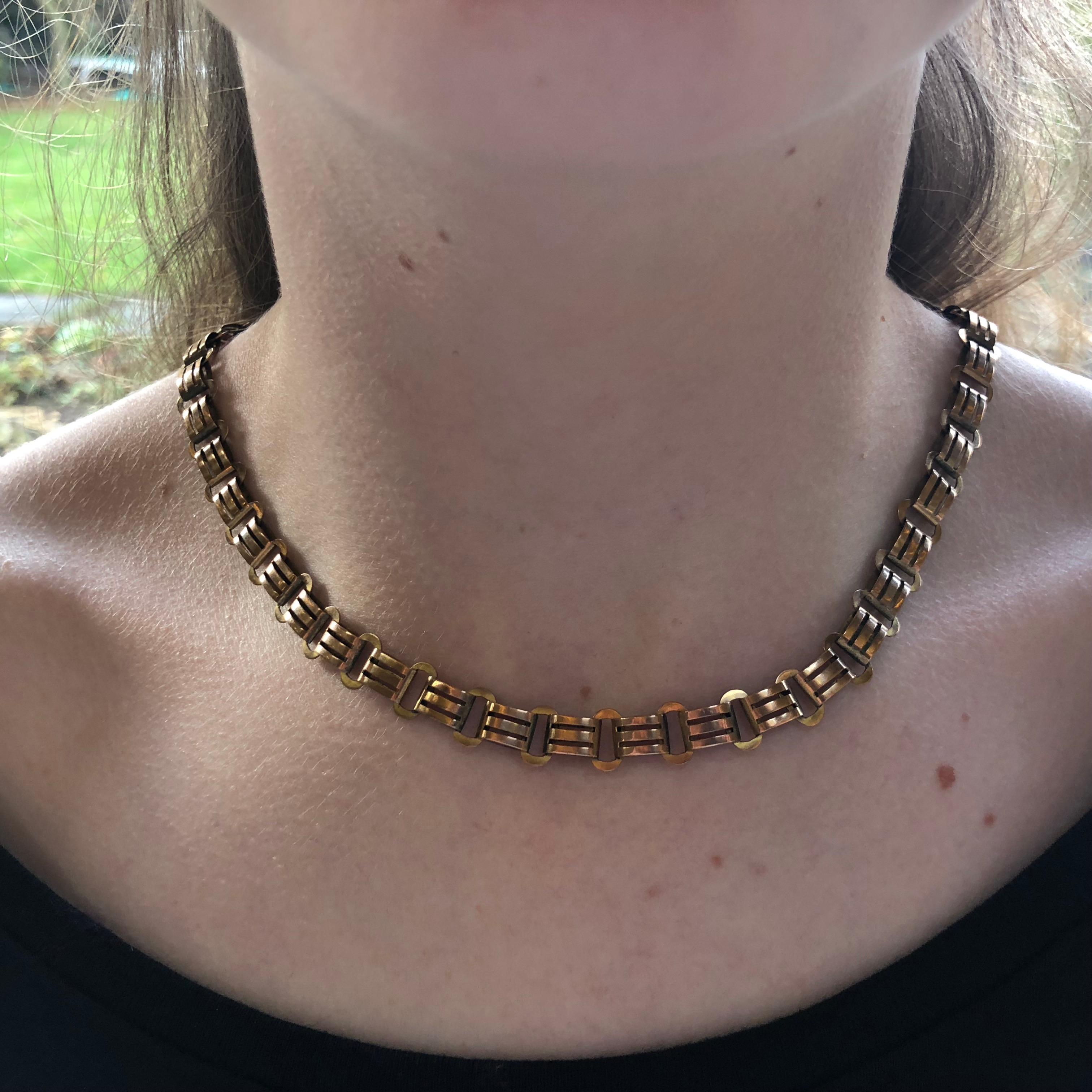 Victorian Yellow Gold Collar 1