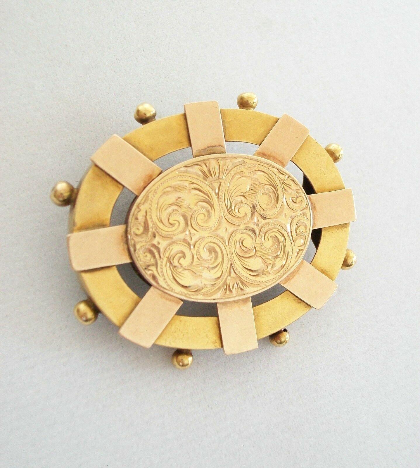 Victorian Yellow Gold Etruscan Revival Tooled Brooch with Locket, Circa 1860's For Sale 4