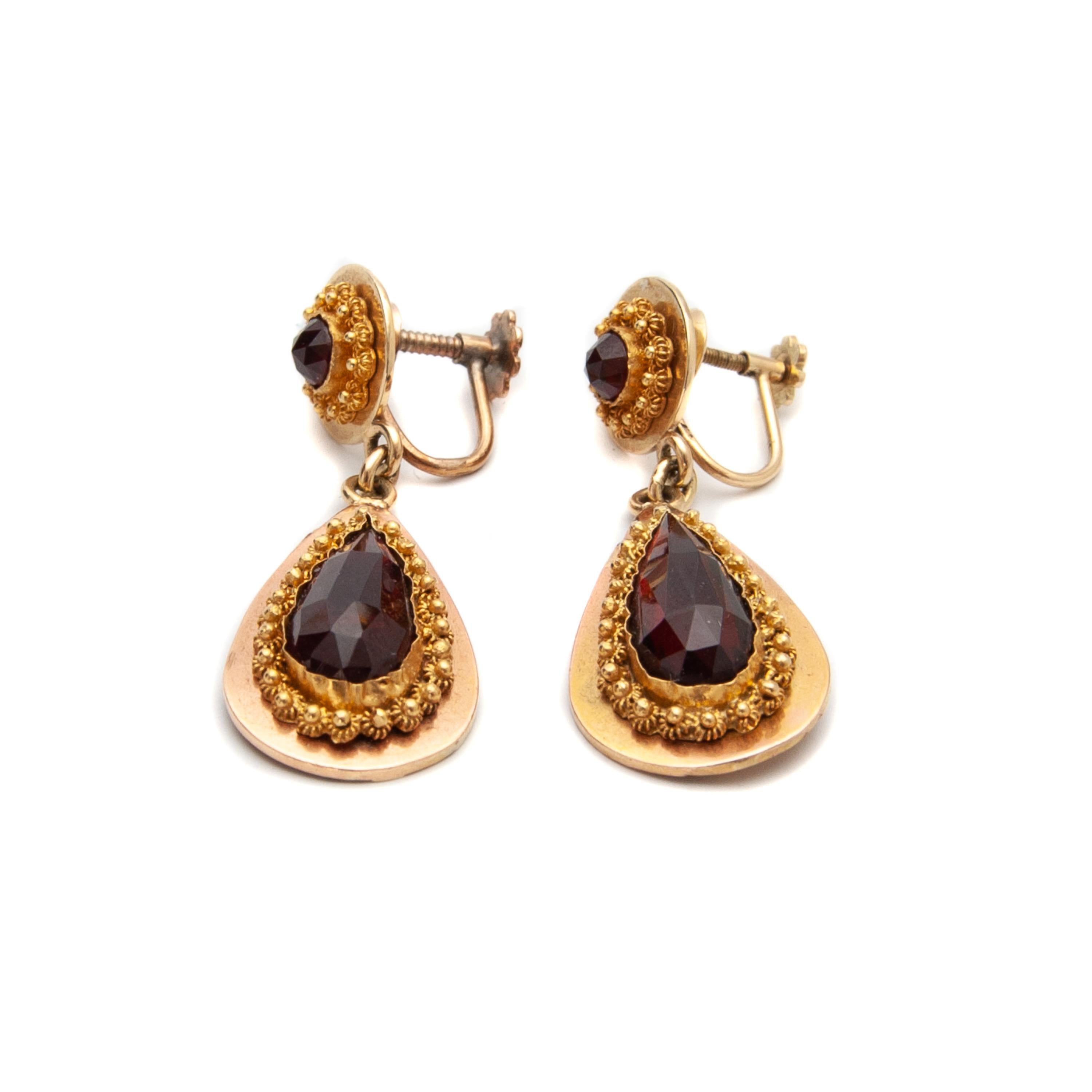 Women's Antique 1890's Garnet Dangle Earrings For Sale