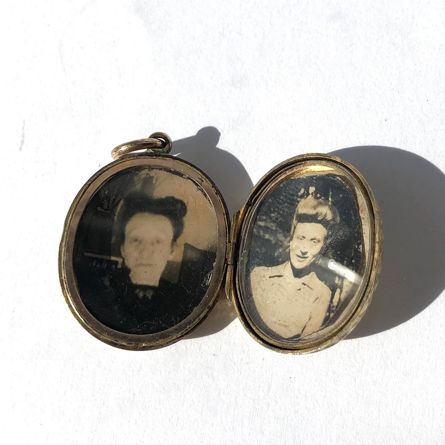 Victorian Yellow Gold Ornate Locket  In Good Condition In Chipping Campden, GB