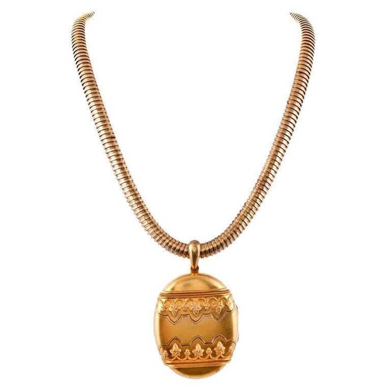 Victorian Yellow Gold Oversized Locket and Box For Sale at 1stDibs