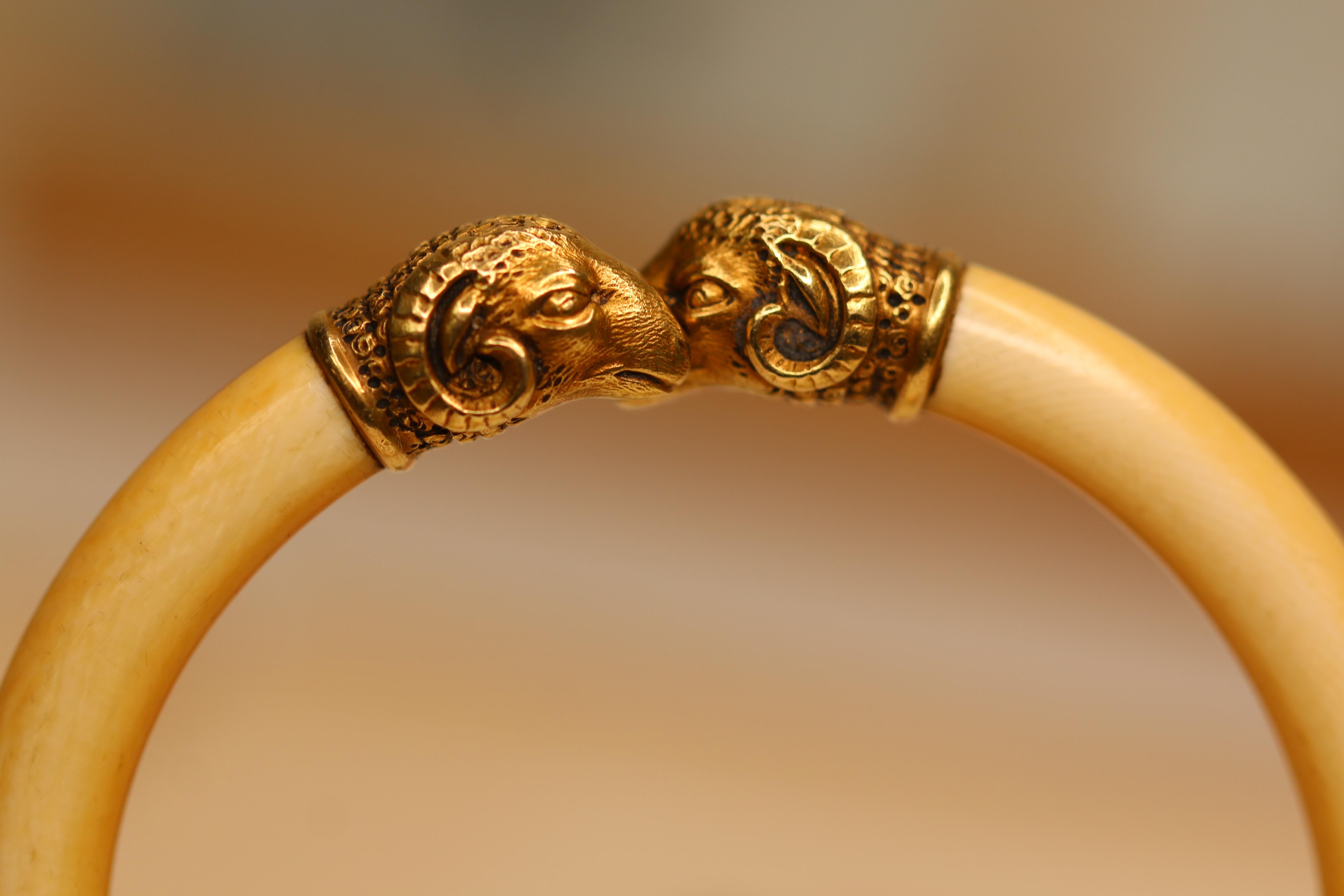 Victorian Yellow Gold Rams Head Bangle In Good Condition In Banbury, GB
