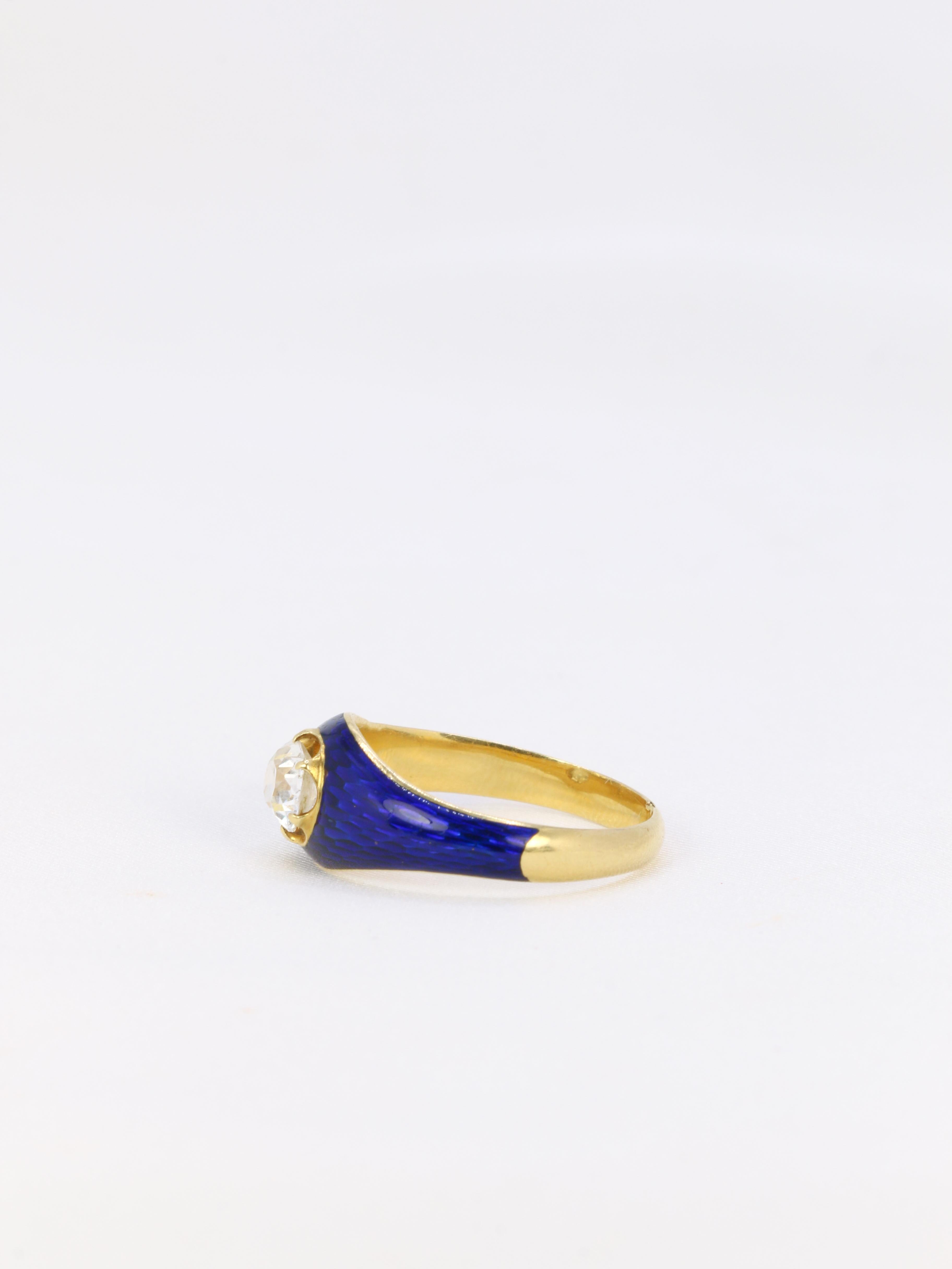 Victorian yellow gold ring with blue enamel and 0.9 ct old mine cut diamond For Sale 1