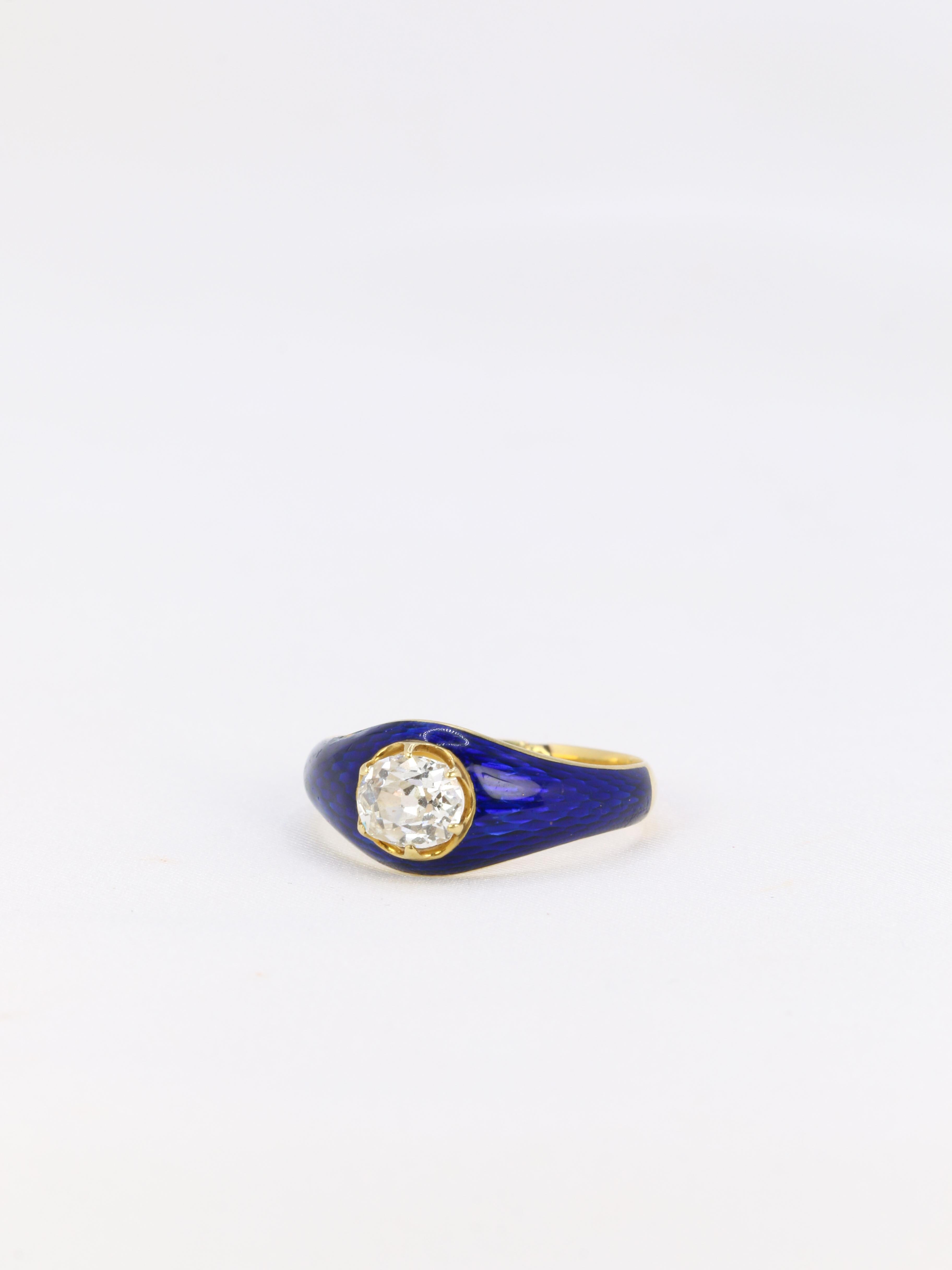 Victorian yellow gold ring with blue enamel and 0.9 ct old mine cut diamond For Sale 2
