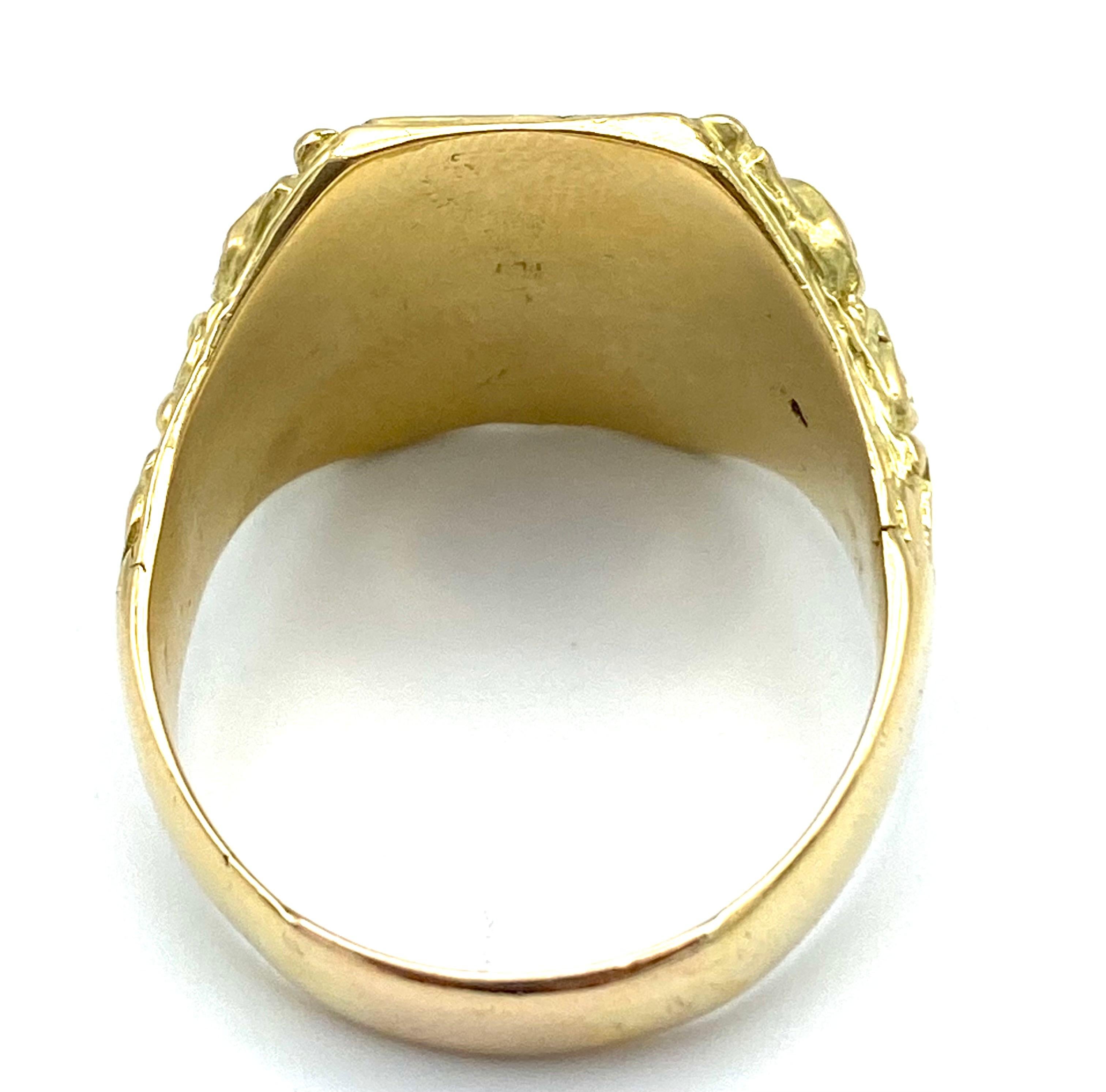 Victorian Yellow Gold Signet Ring For Sale 1