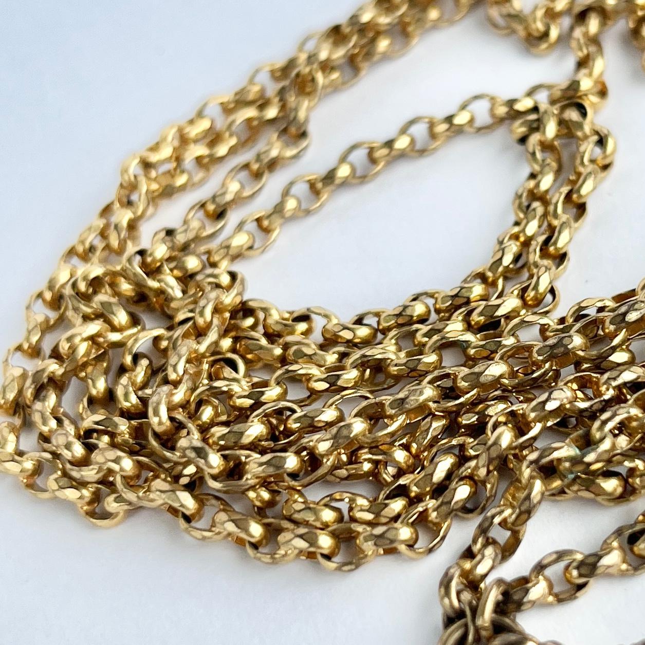 Longuard chains are so versatile and can be worn in so many ways! This chain is modelled in yellow metal and there is also a dog clip.

Length: 140cm
Width: 3mm

Weight: 34.8g